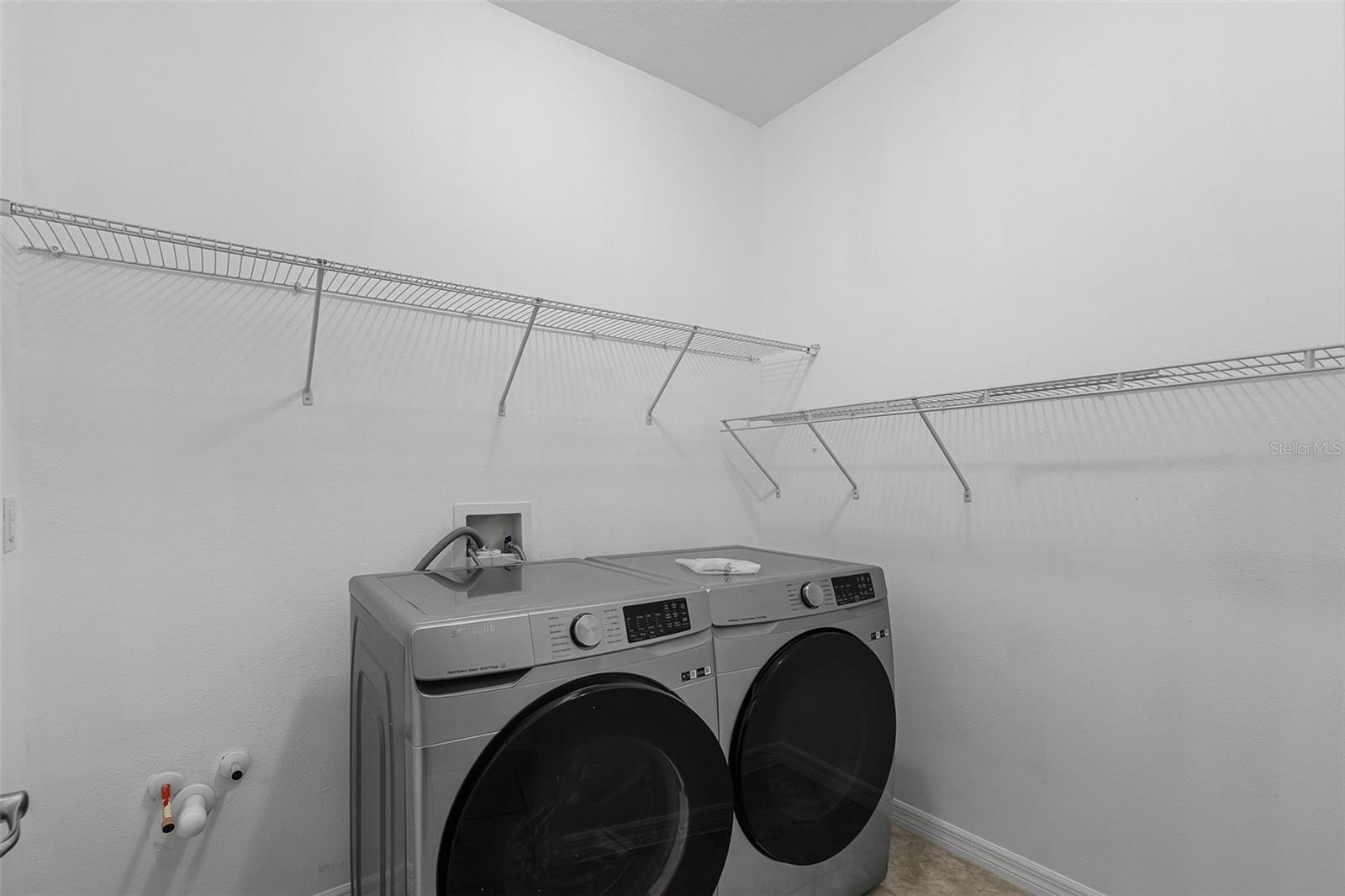 Image 41 of 62 For 405 Freesia Court