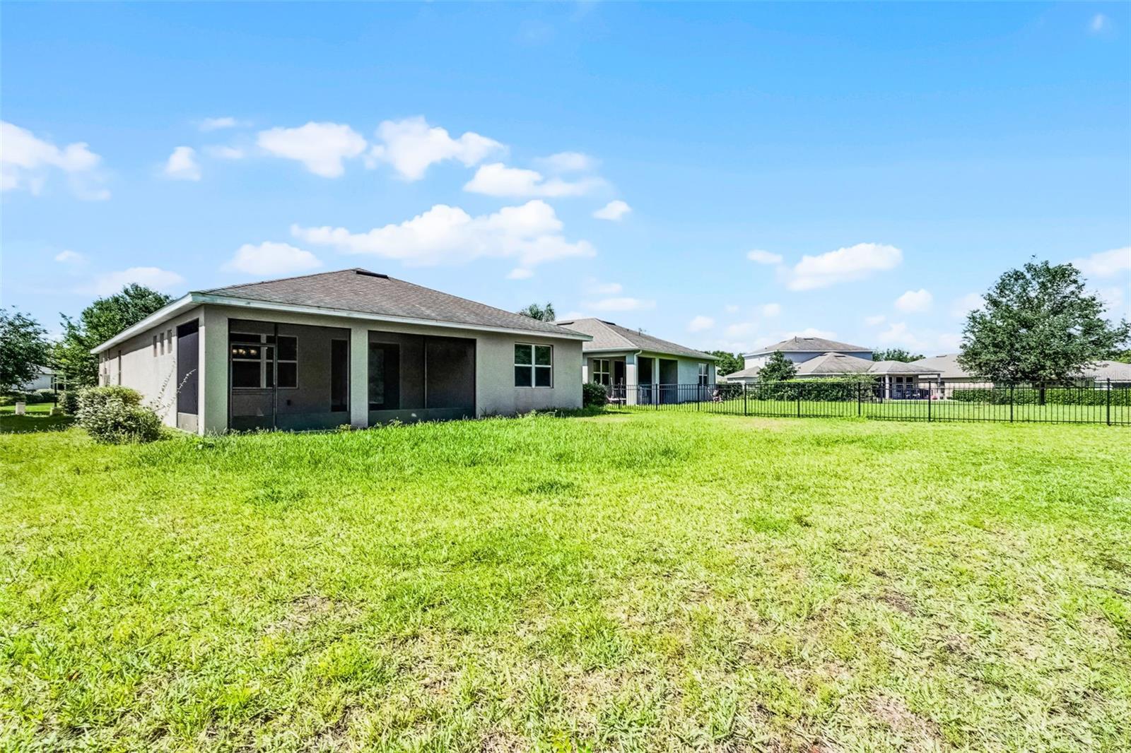 Image 45 of 62 For 405 Freesia Court