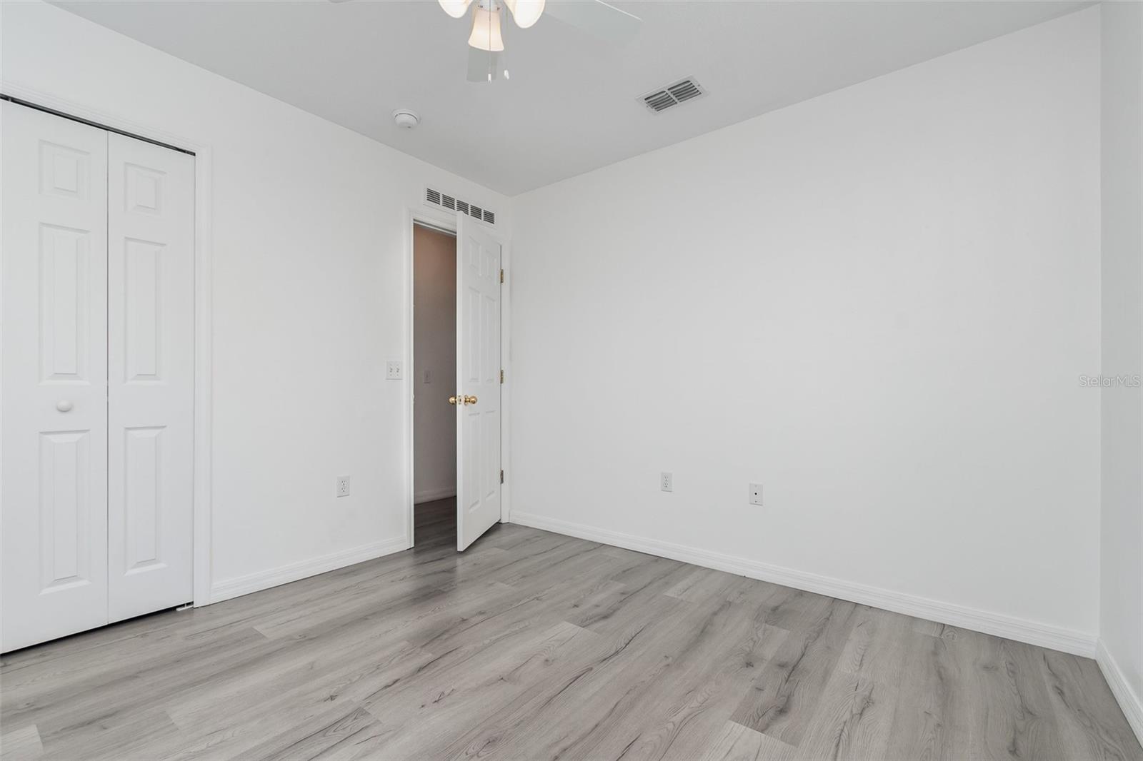 Image 22 of 31 For 7 Buffalo Meadow Lane