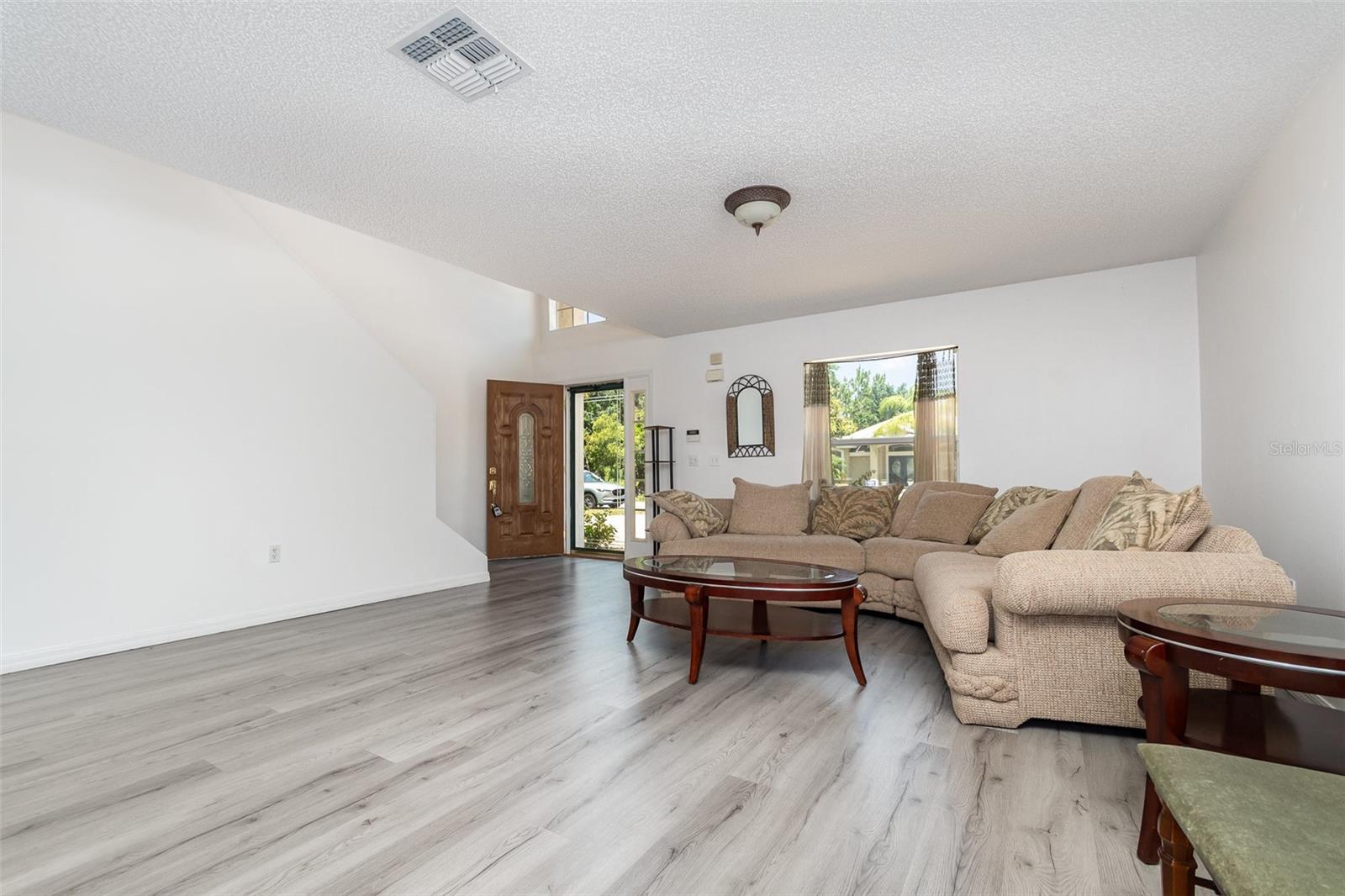 Image 4 of 31 For 7 Buffalo Meadow Lane