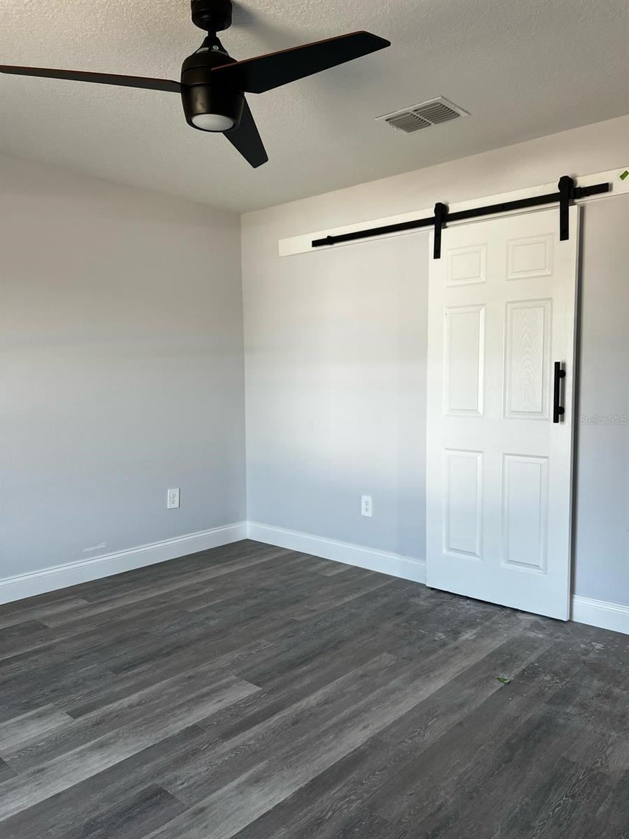 Listing photo id 8 for 10268 Harbor Way