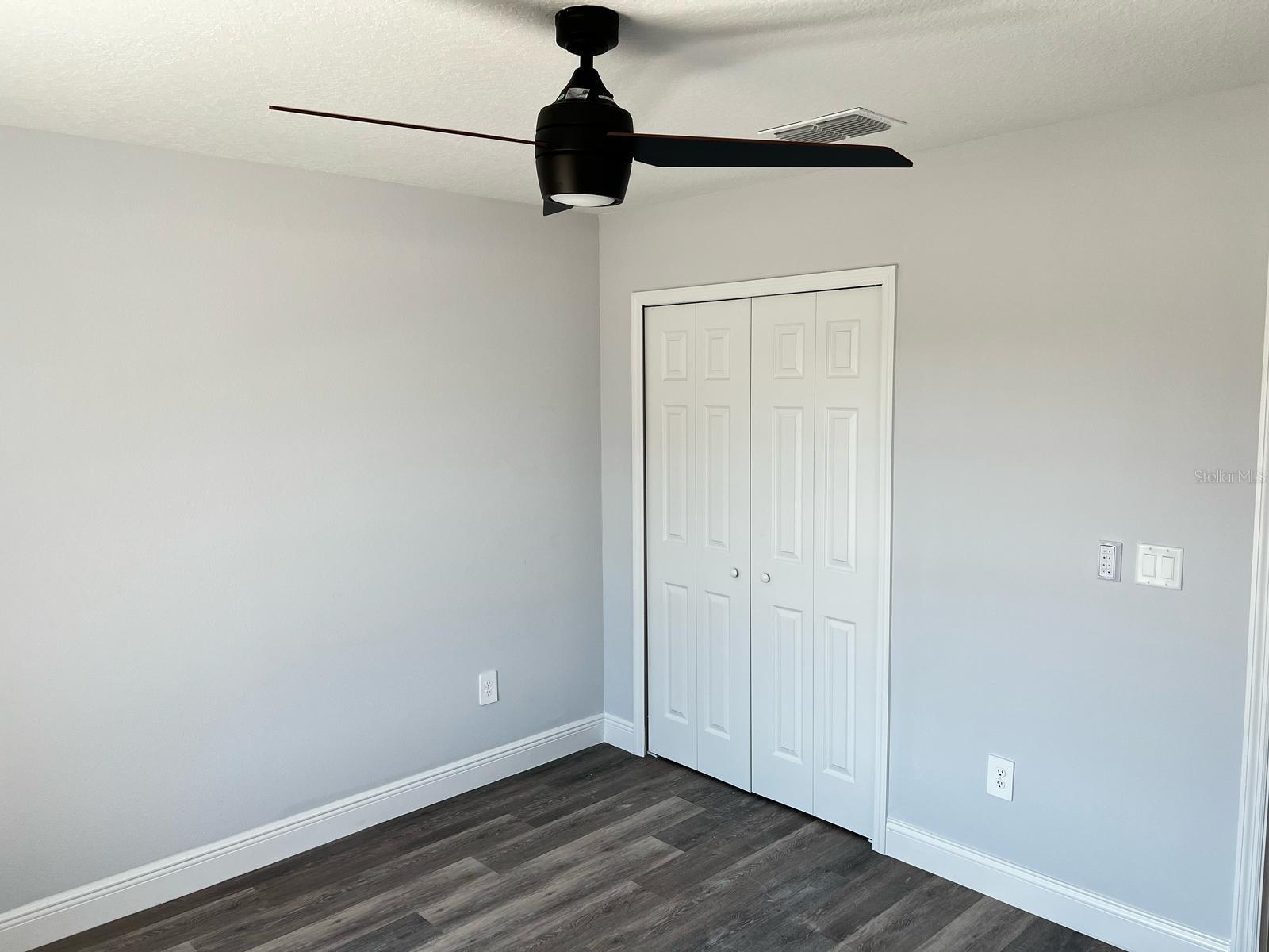 Listing photo id 10 for 10268 Harbor Way
