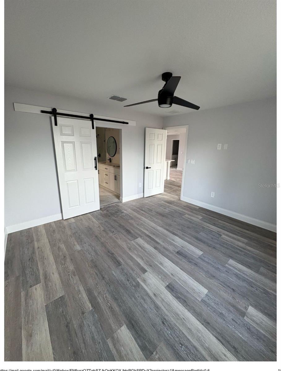 Listing photo id 3 for 10268 Harbor Way