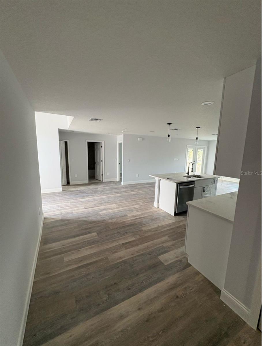 Listing photo id 5 for 10268 Harbor Way