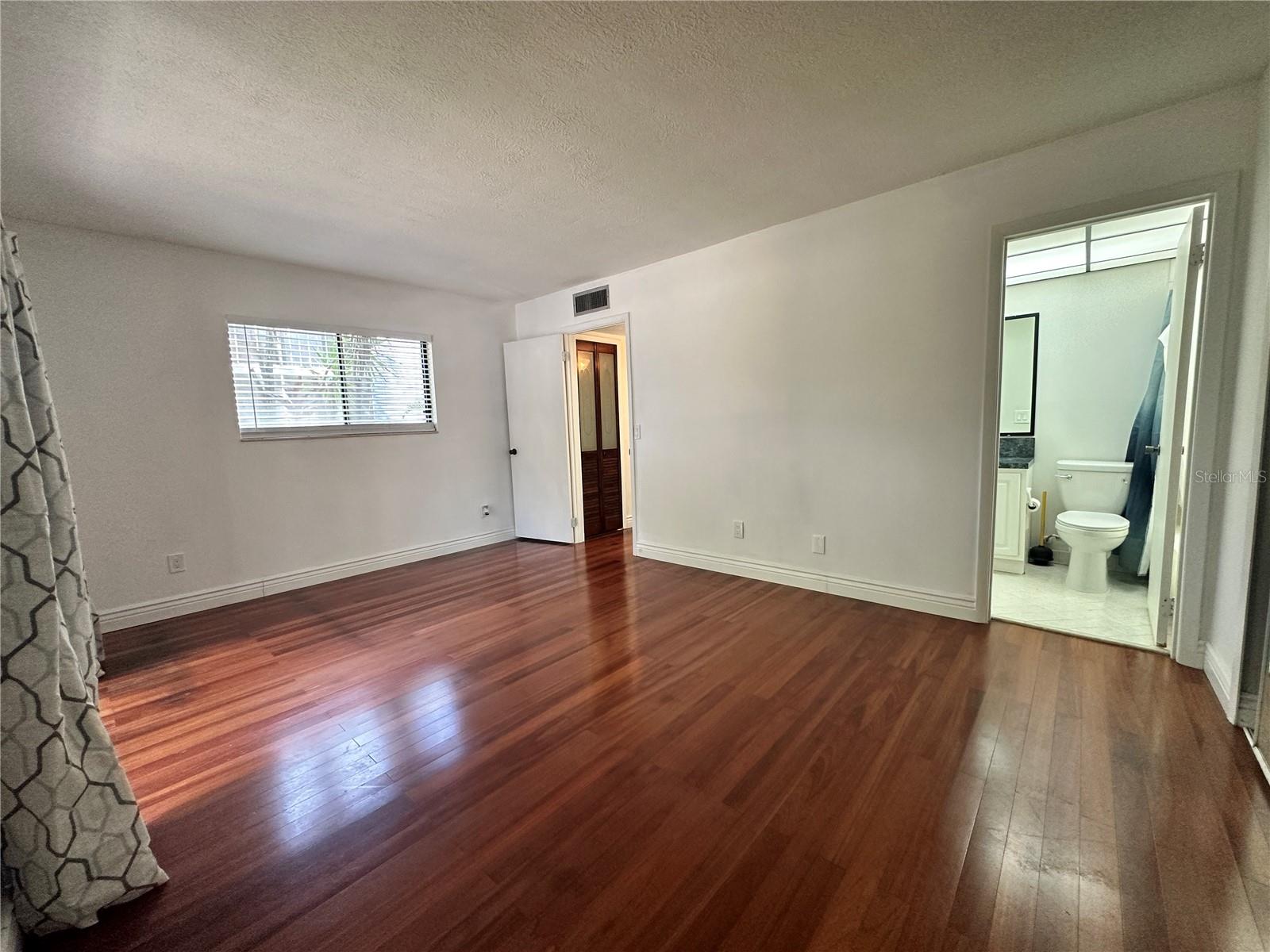 Image 14 of 23 For 2349 Oak Park Way 107