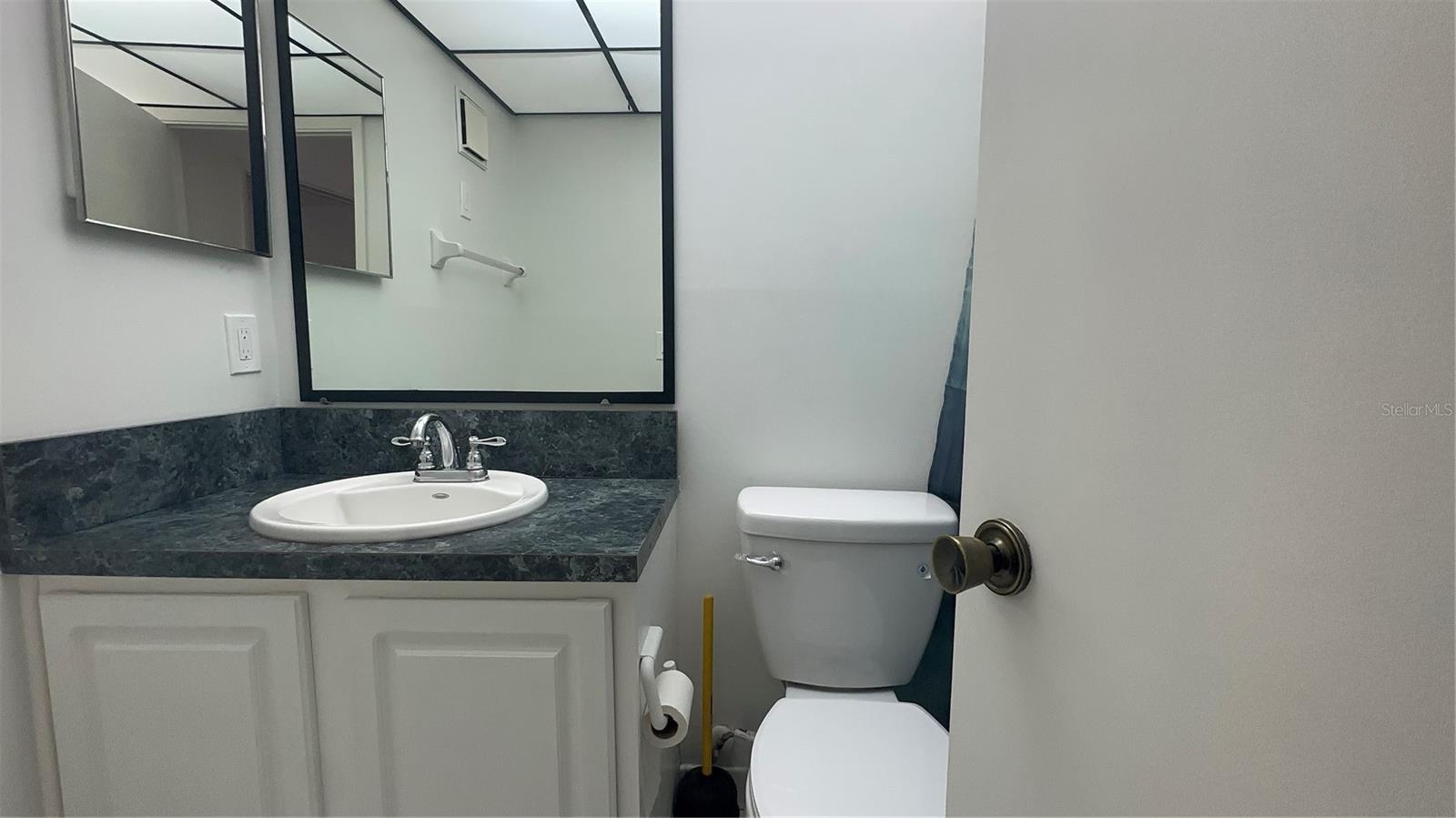 Image 17 of 23 For 2349 Oak Park Way 107