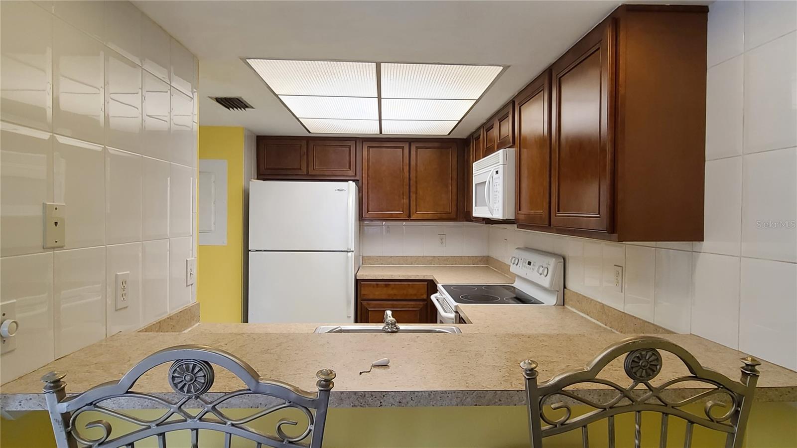 Image 11 of 17 For 3100 Sir Hamilton Circle 1