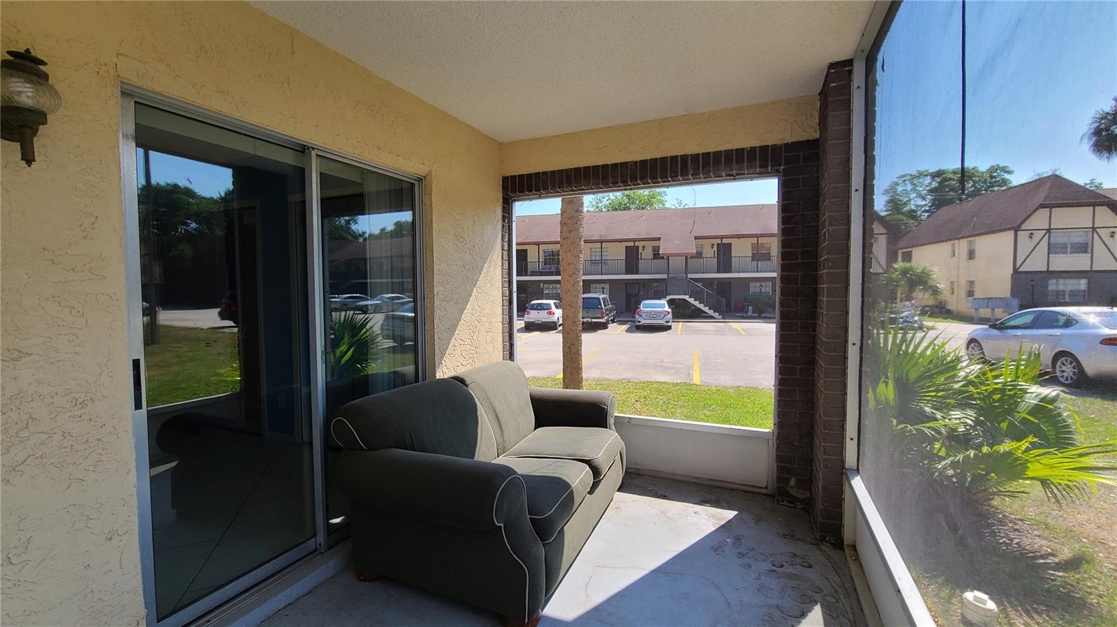 Image 14 of 17 For 3100 Sir Hamilton Circle 1