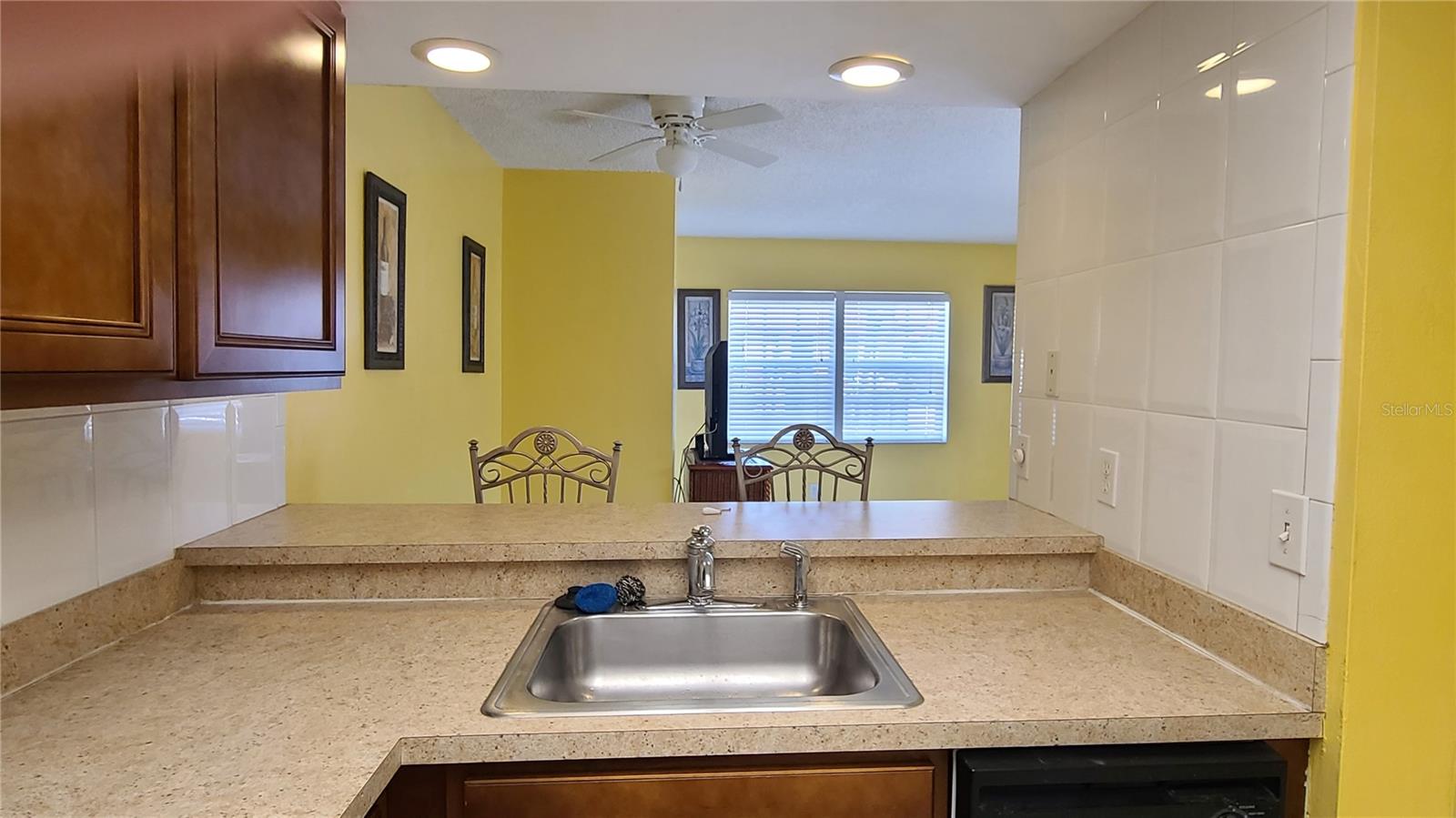 Image 4 of 17 For 3100 Sir Hamilton Circle 1
