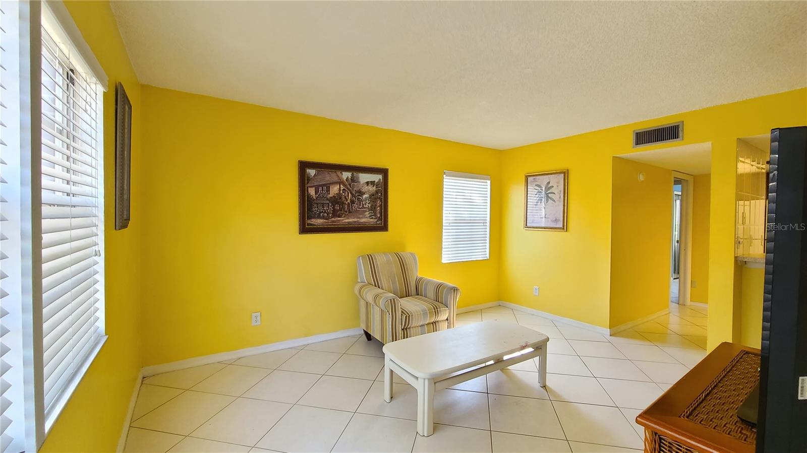 Image 5 of 17 For 3100 Sir Hamilton Circle 1