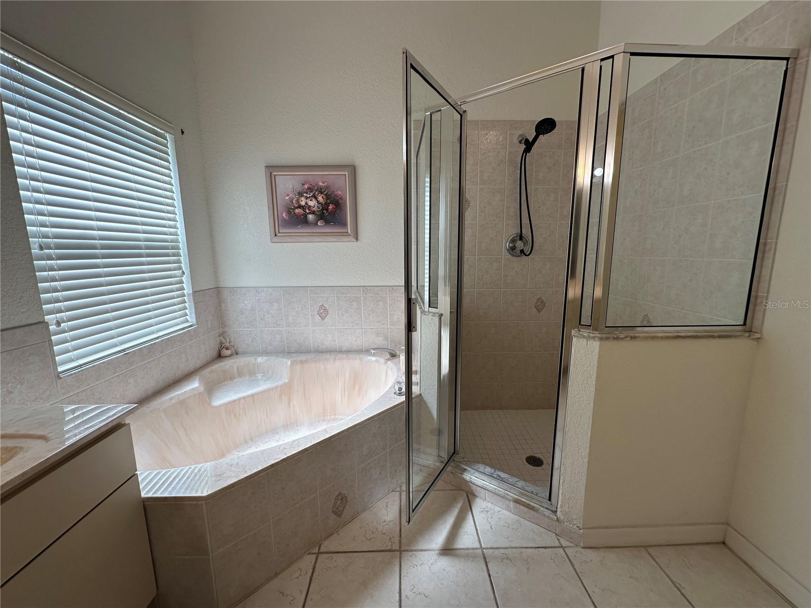 Image 18 of 36 For 5604 Loma Vista Drive W