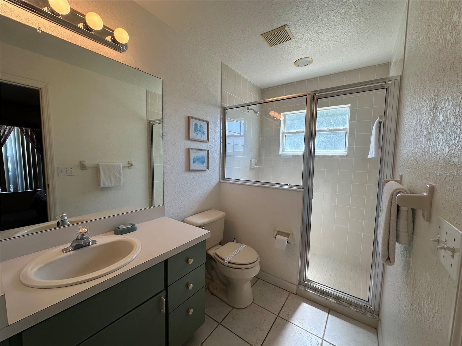 Image 26 of 36 For 5604 Loma Vista Drive W