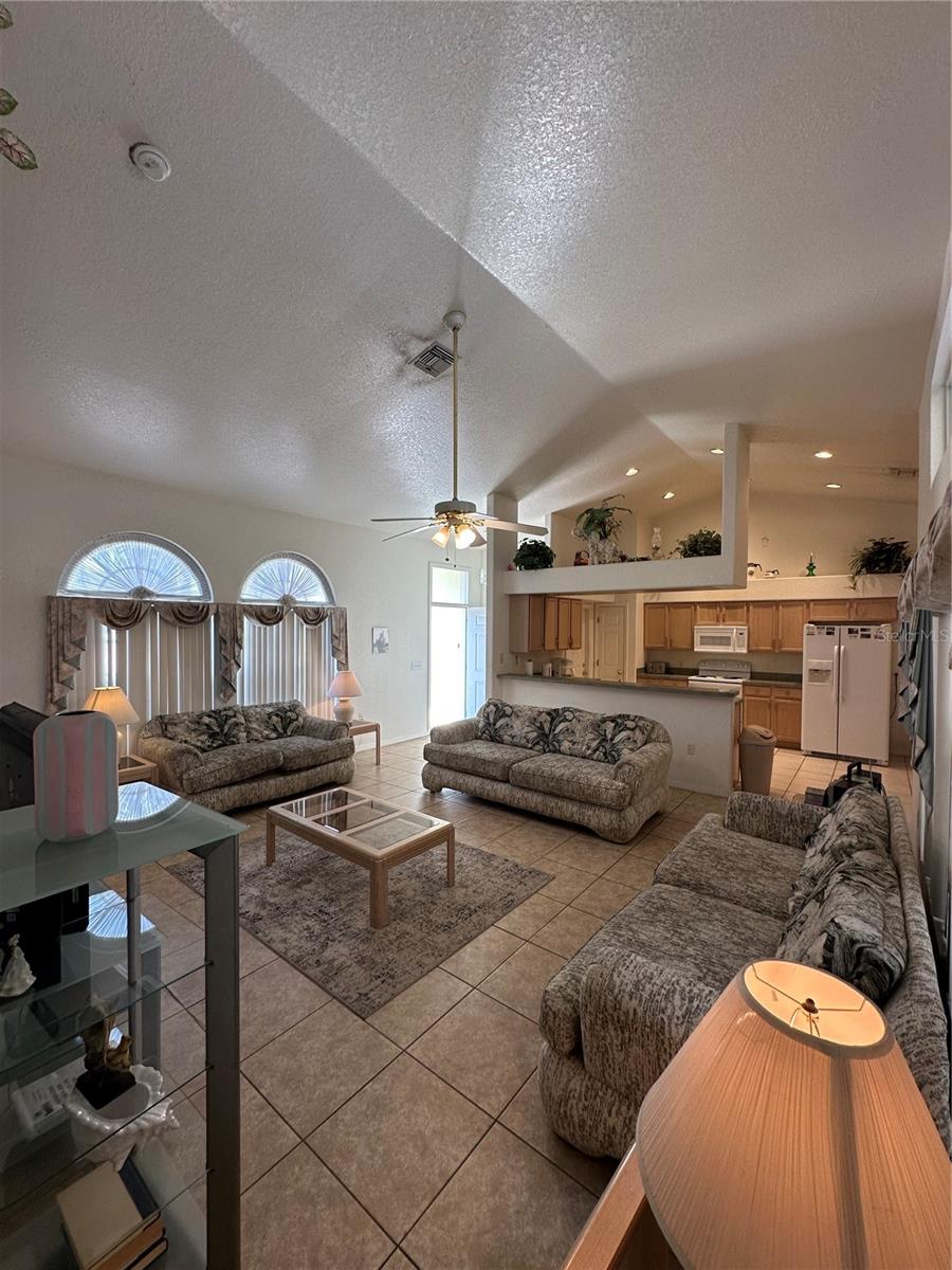 Image 7 of 36 For 5604 Loma Vista Drive W