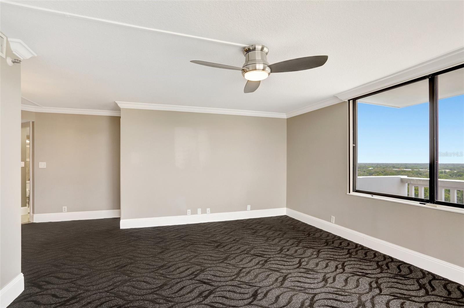 Image 17 of 67 For 400 Colonial Drive 1202
