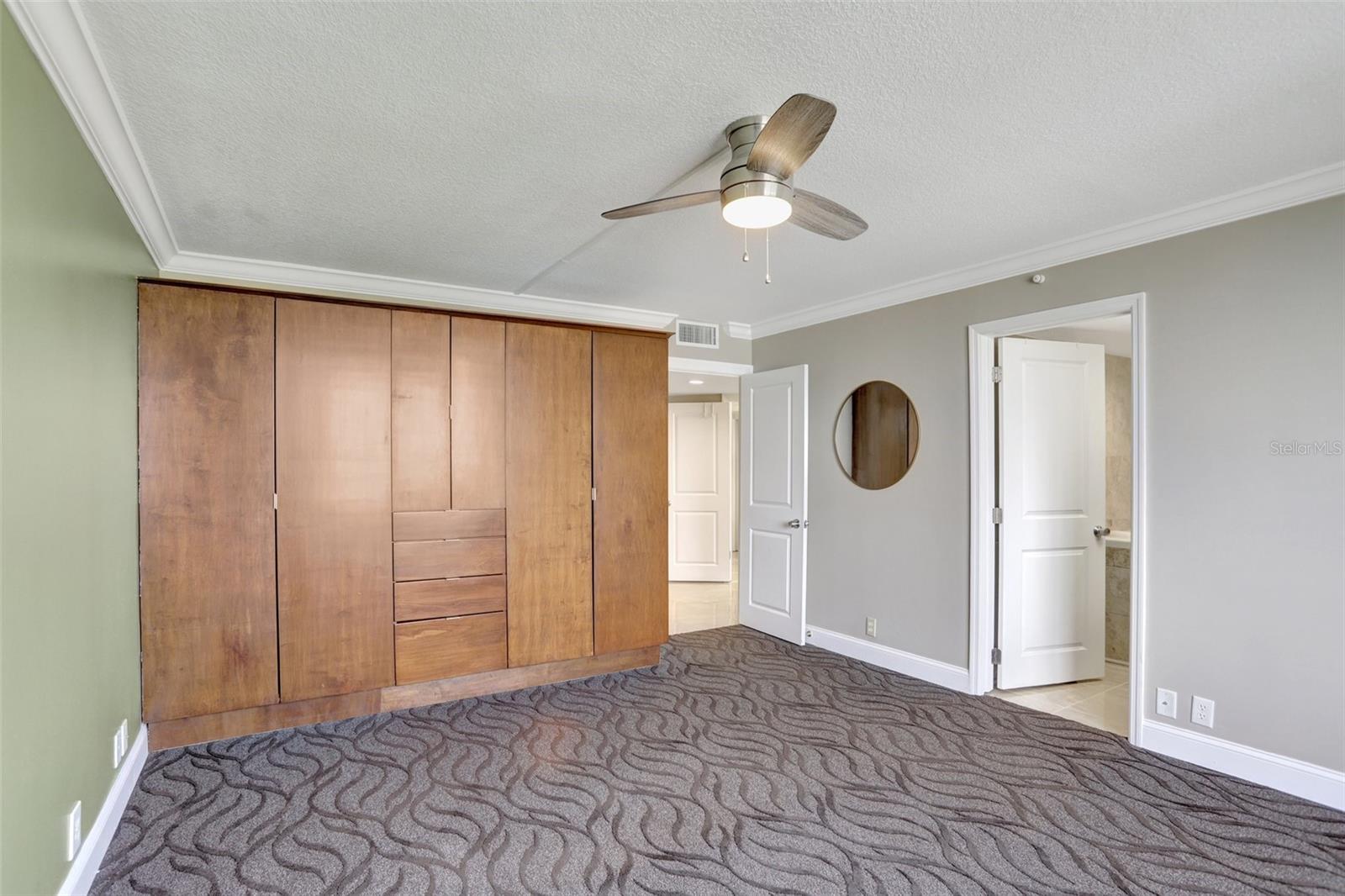 Image 26 of 67 For 400 Colonial Drive 1202
