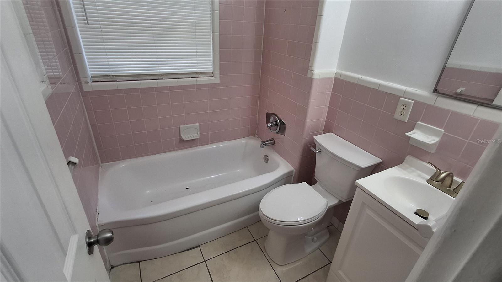 Image 14 of 15 For 2422 Kingsland Avenue