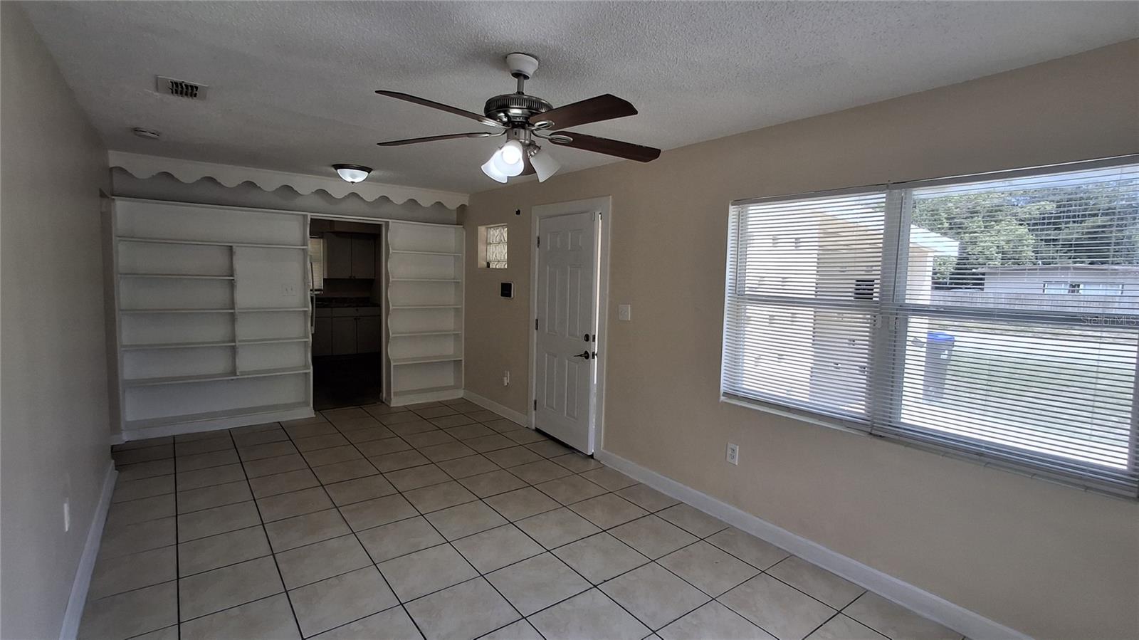 Image 5 of 15 For 2422 Kingsland Avenue