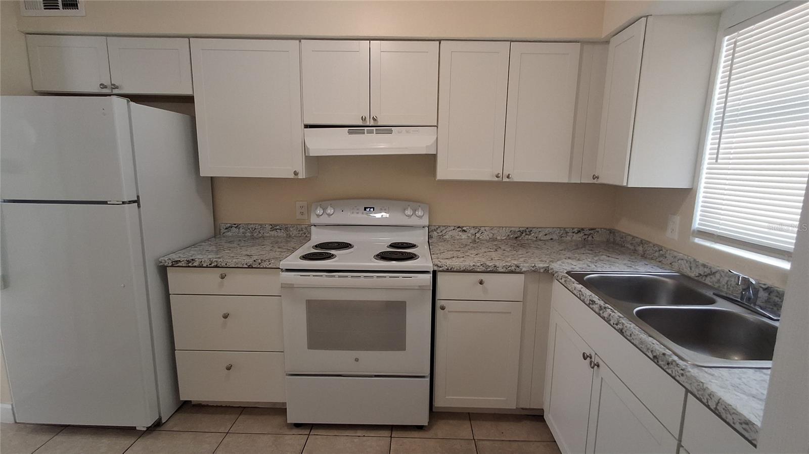 Image 8 of 15 For 2422 Kingsland Avenue