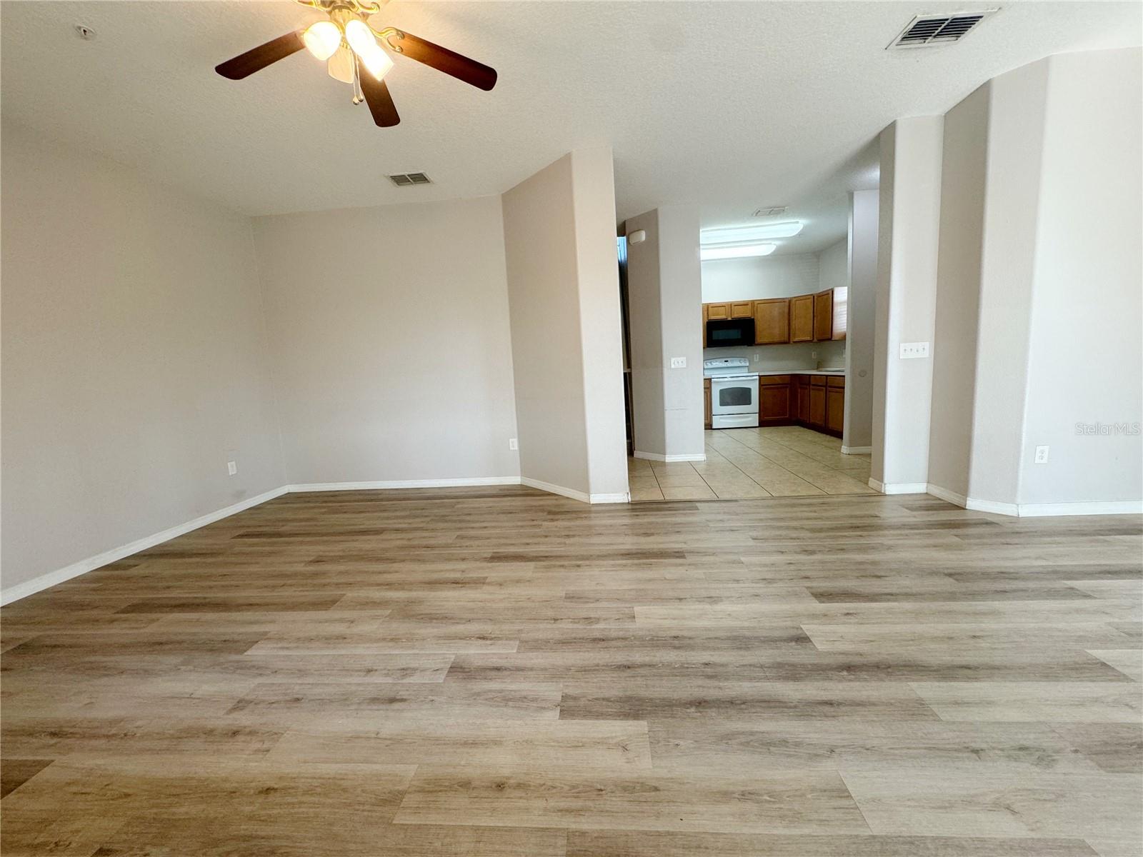 Image 21 of 45 For 1625 Priory Circle
