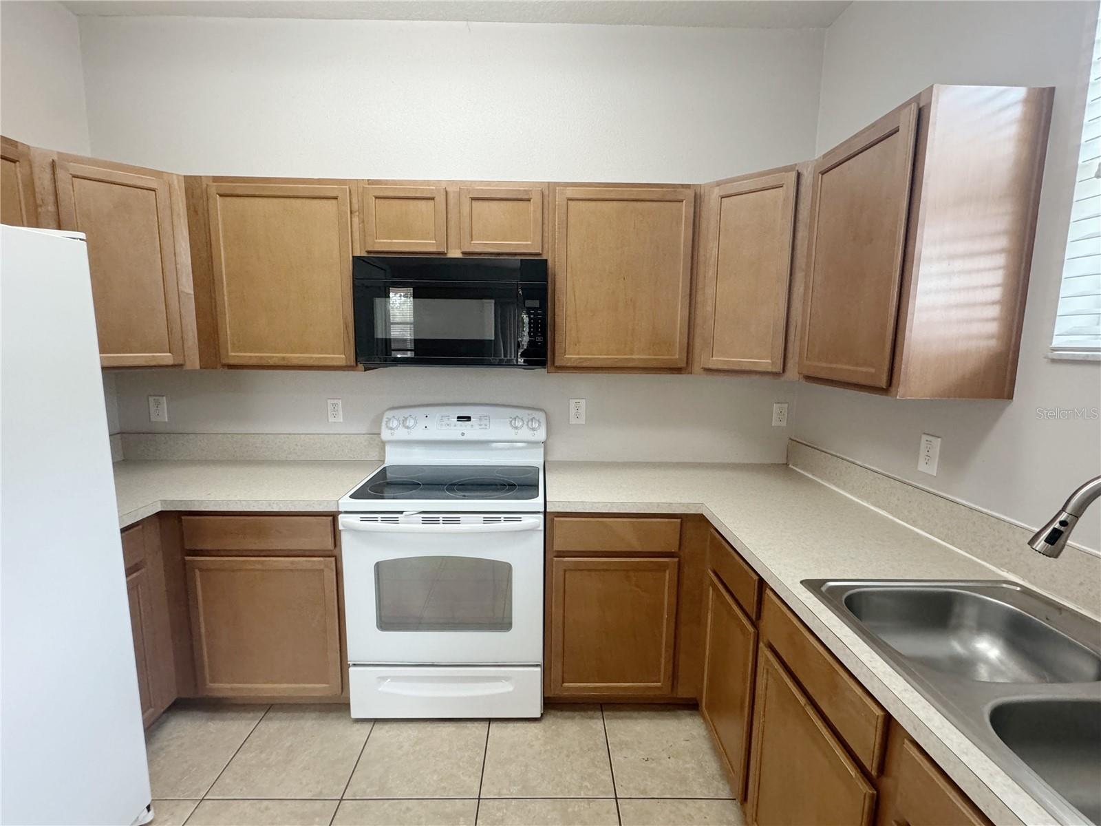 Image 9 of 45 For 1625 Priory Circle
