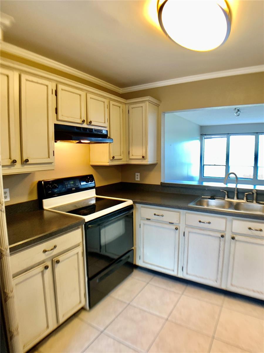 Image 10 of 28 For 9530 Darien Avenue 9530