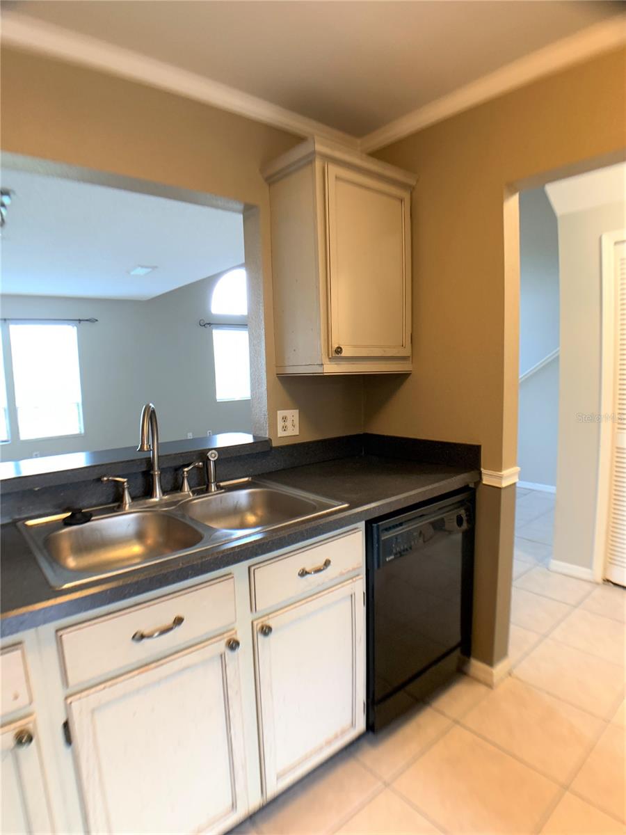 Image 12 of 28 For 9530 Darien Avenue 9530