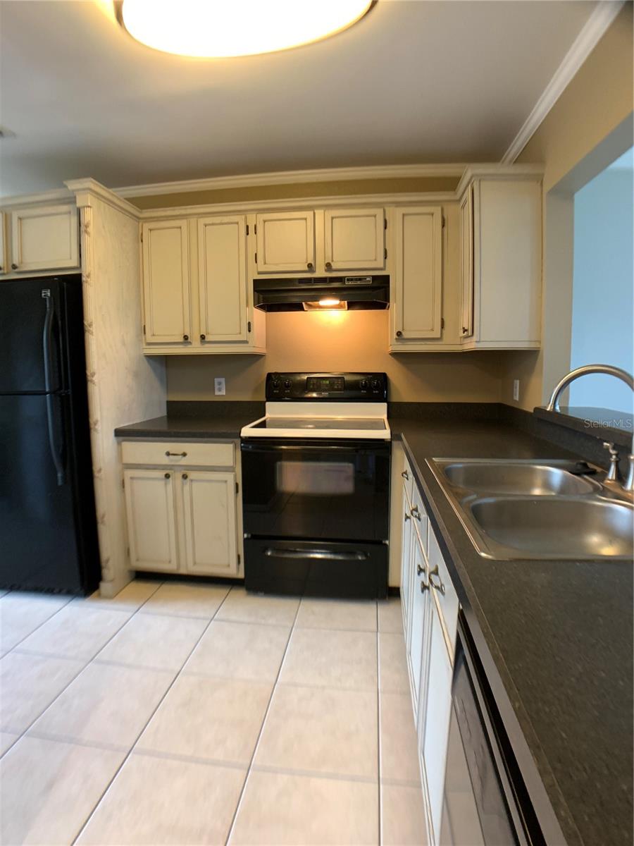 Image 14 of 28 For 9530 Darien Avenue 9530