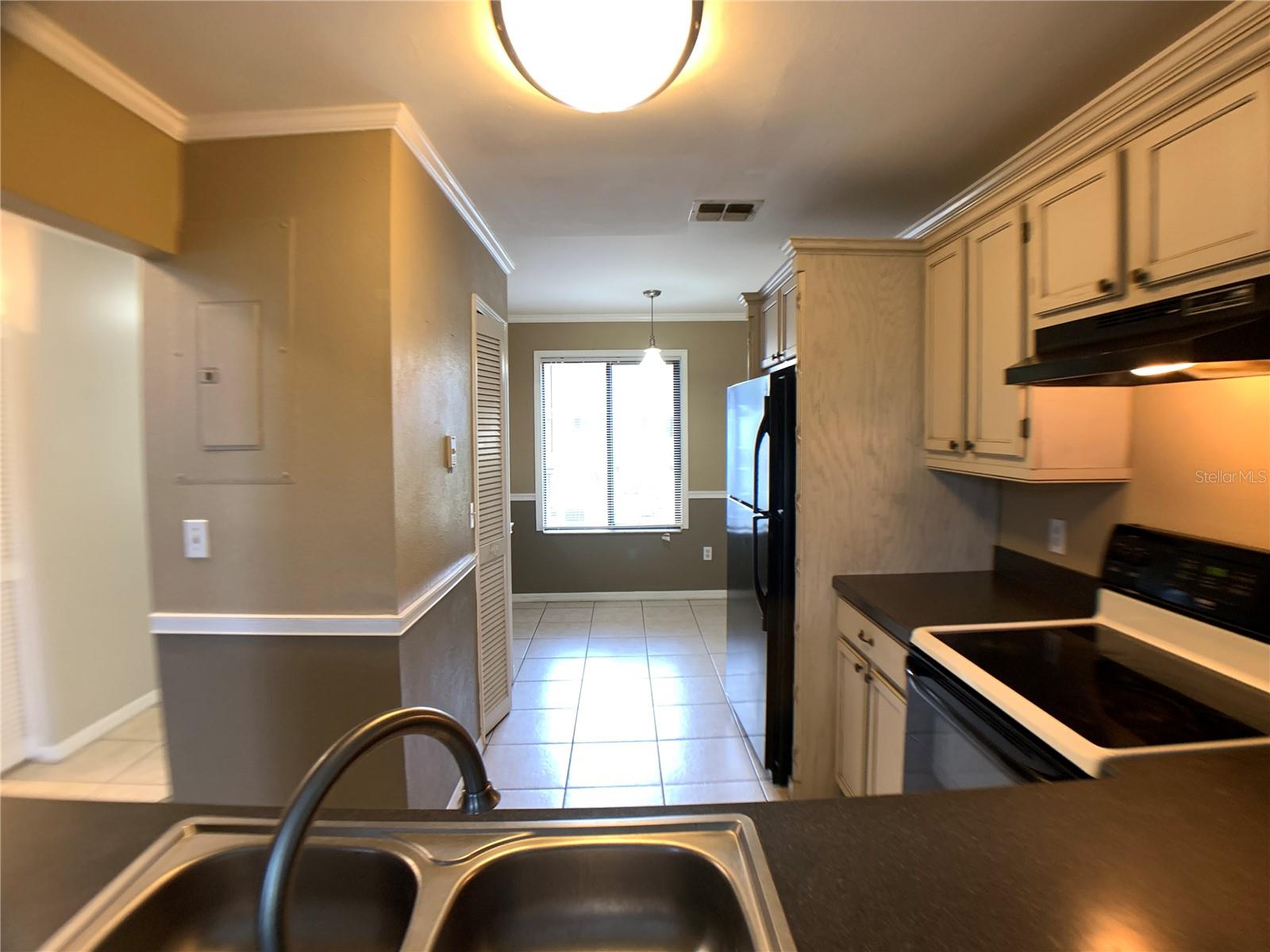 Image 16 of 28 For 9530 Darien Avenue 9530