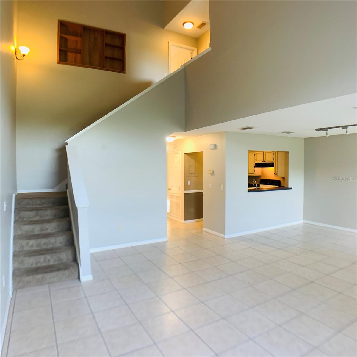 Image 17 of 28 For 9530 Darien Avenue 9530