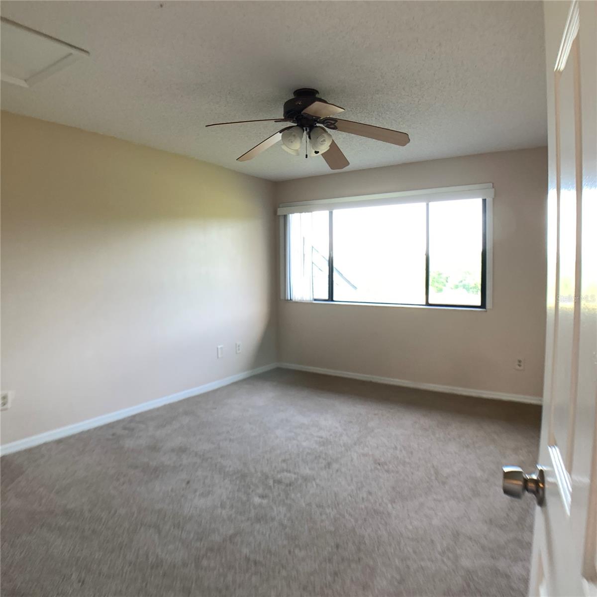 Image 20 of 28 For 9530 Darien Avenue 9530