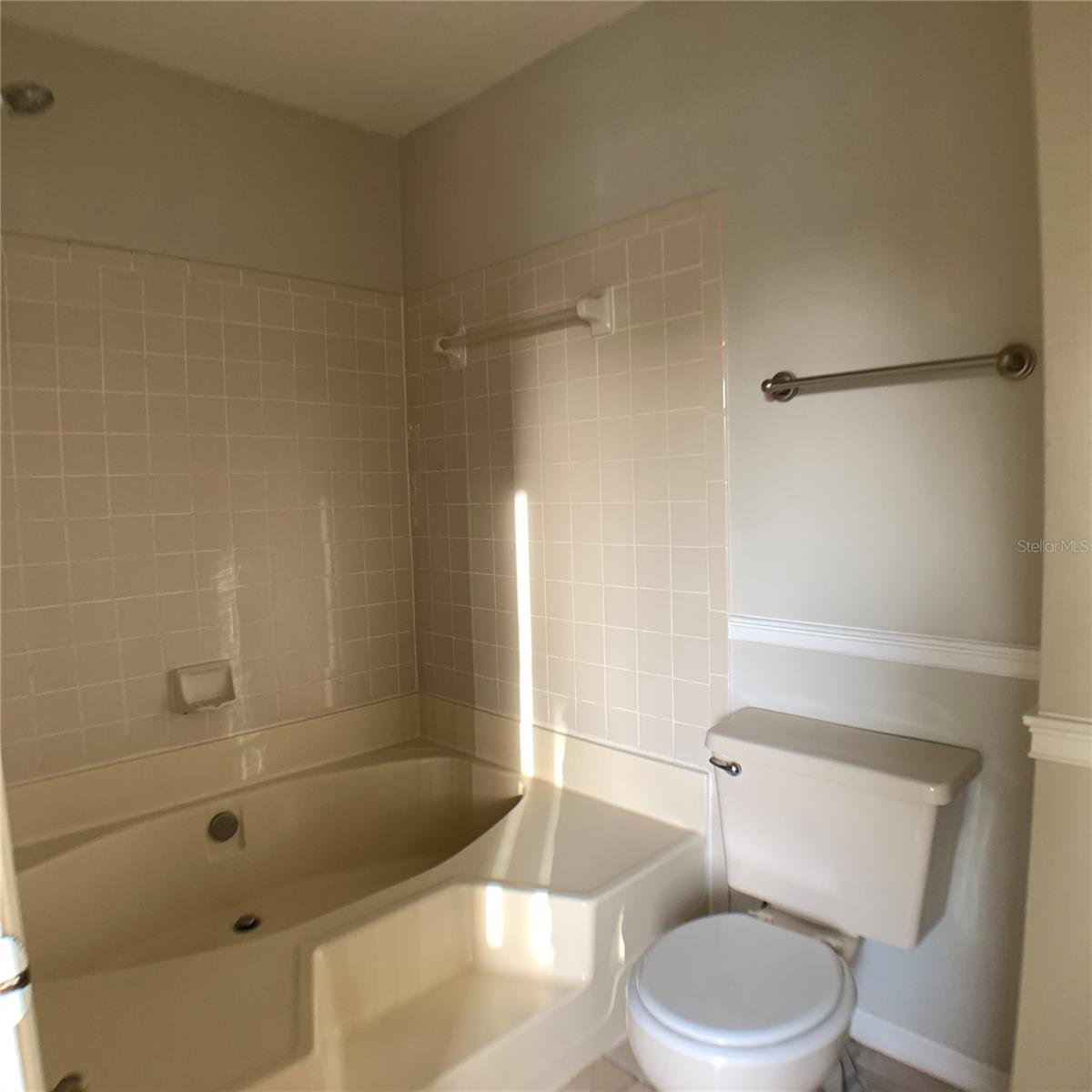 Image 26 of 28 For 9530 Darien Avenue 9530