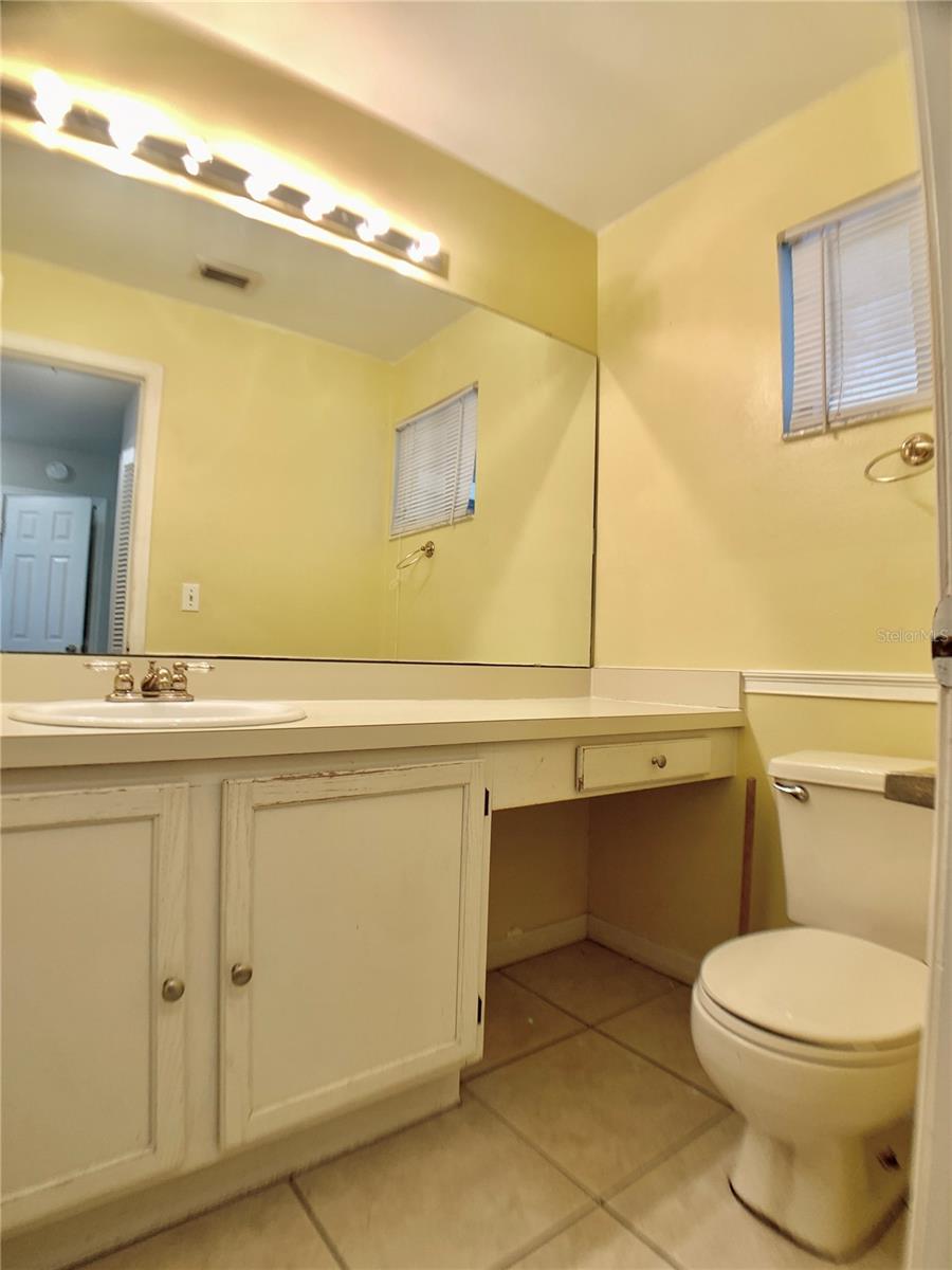 Image 4 of 28 For 9530 Darien Avenue 9530