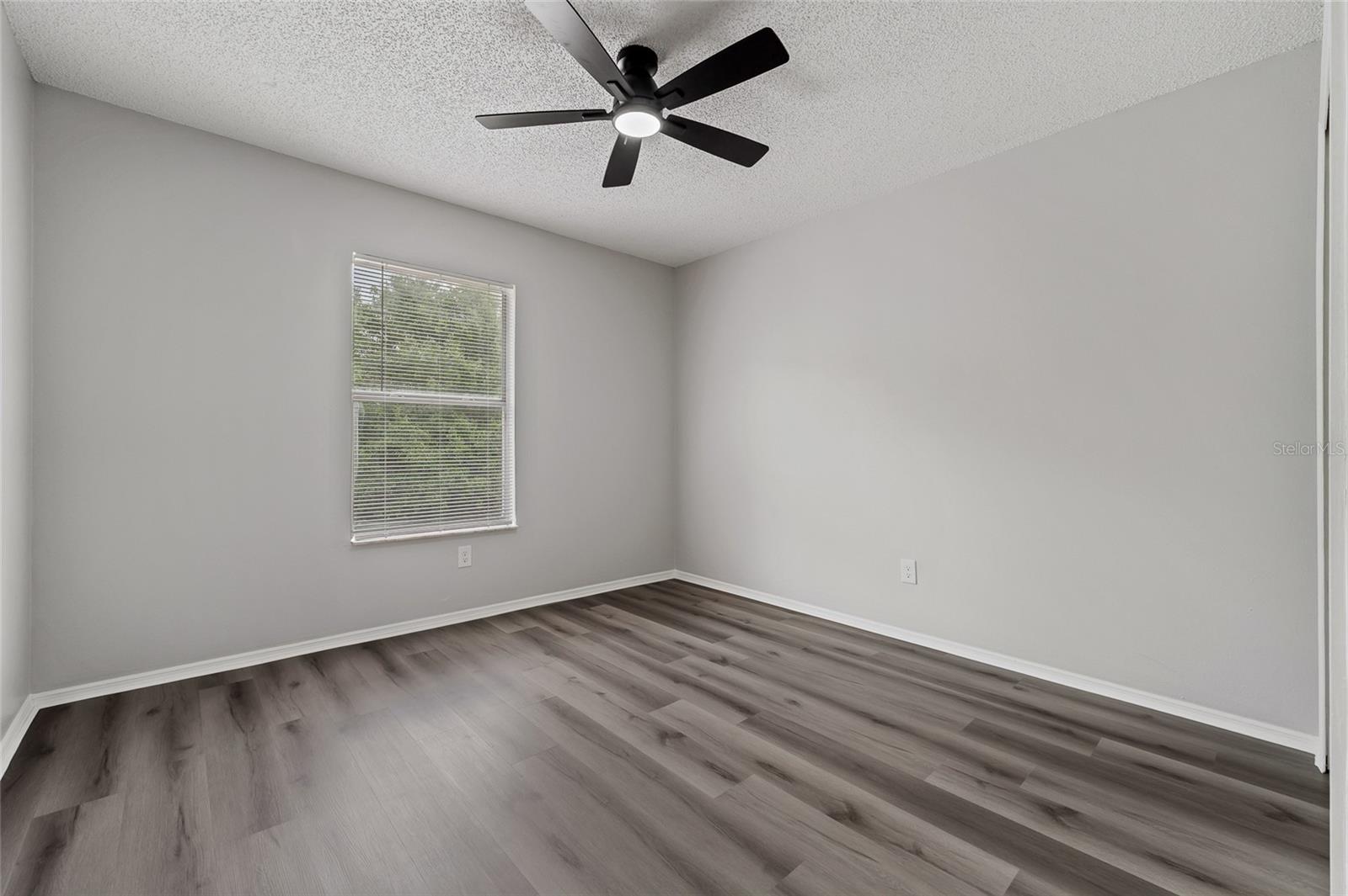 Image 17 of 24 For 14820 Laguna Beach Circle