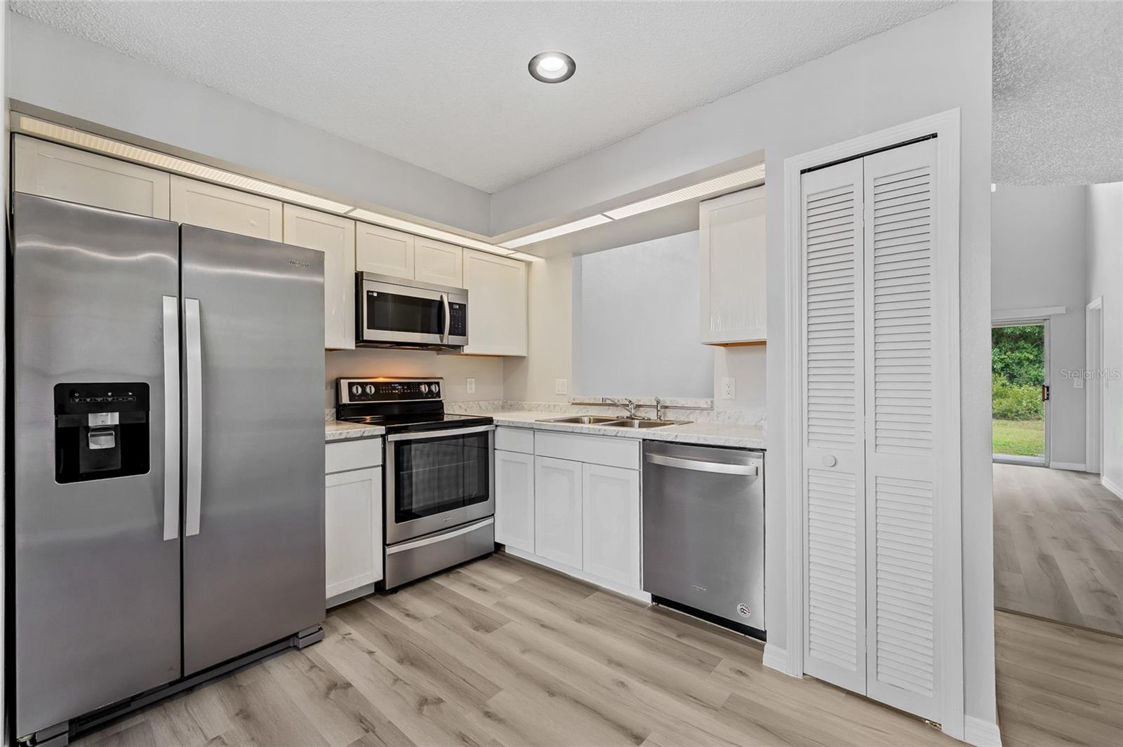 Image 5 of 24 For 14820 Laguna Beach Circle
