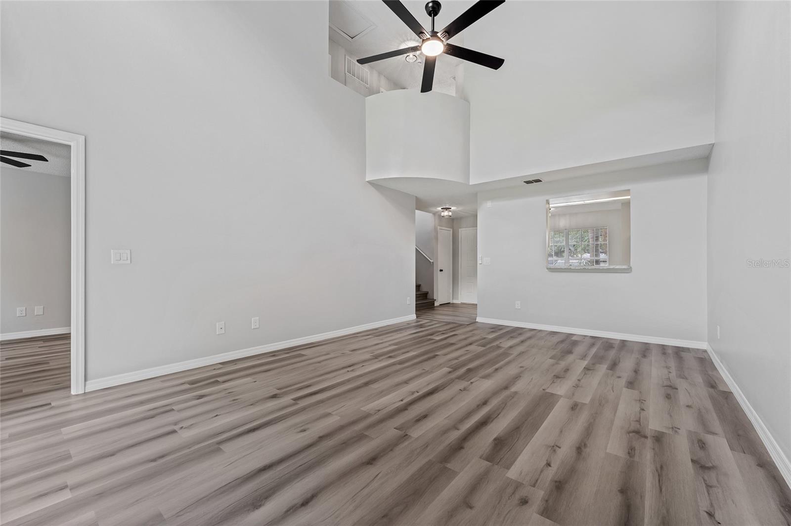 Image 8 of 24 For 14820 Laguna Beach Circle