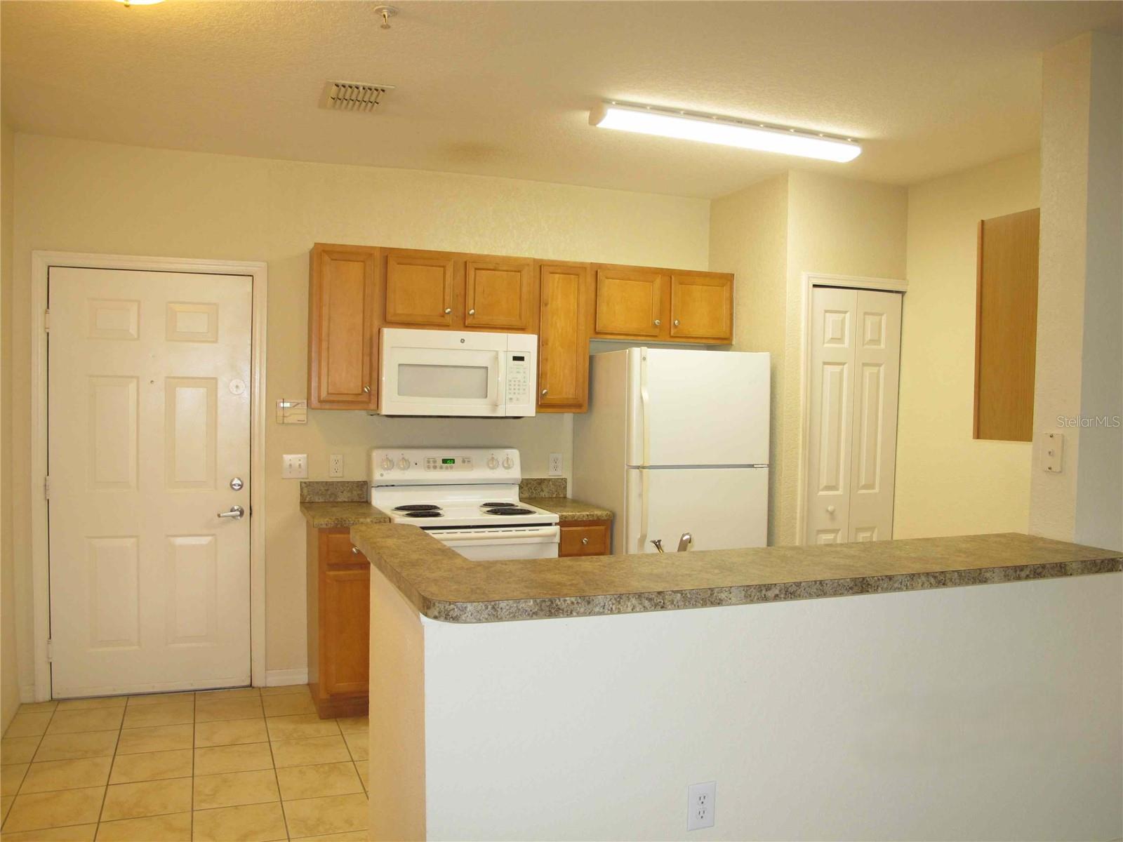 Image 4 of 9 For 5550 Michigan Street 2204