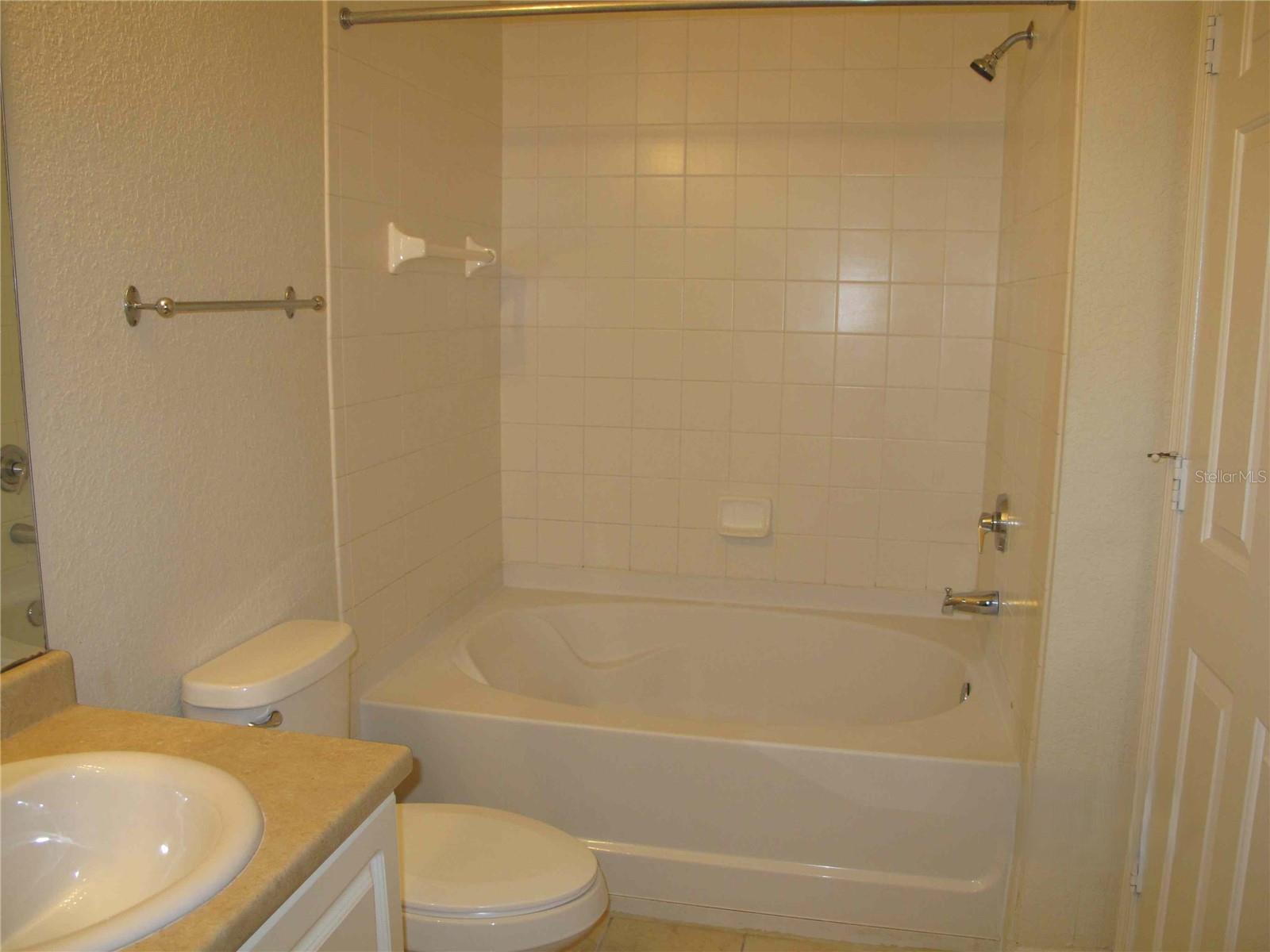 Image 6 of 9 For 5550 Michigan Street 2204