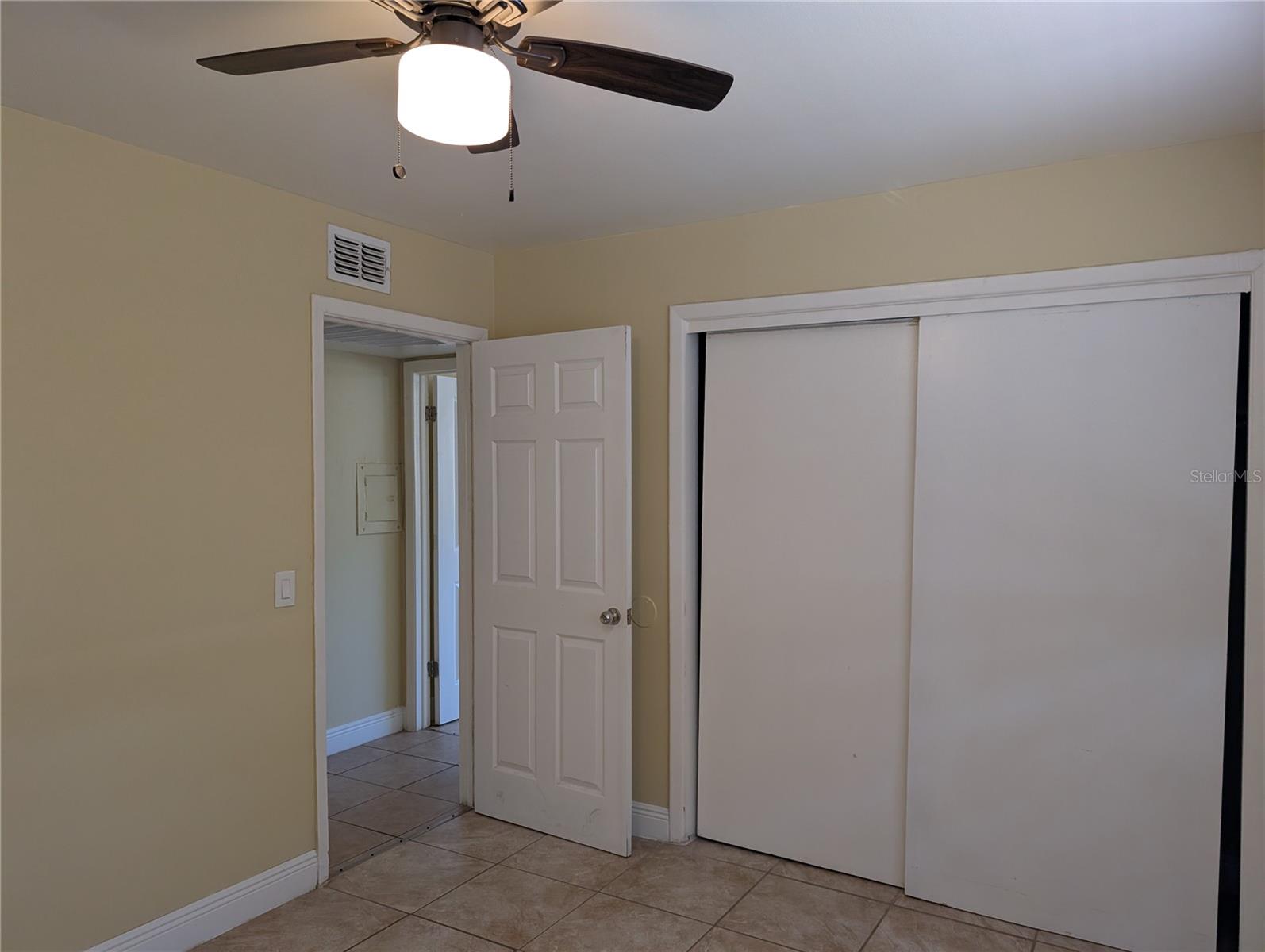 Image 13 of 14 For 8944 Temple Terrace Highway