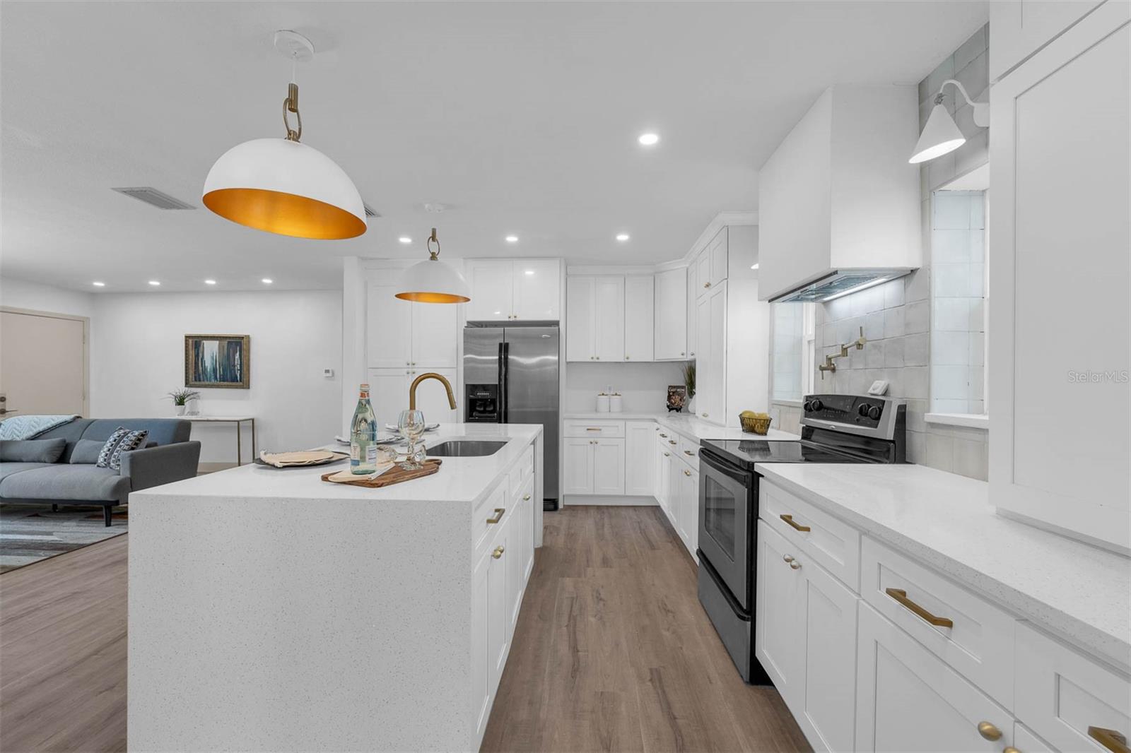 Image 7 of 30 For 7813 Delphia Street