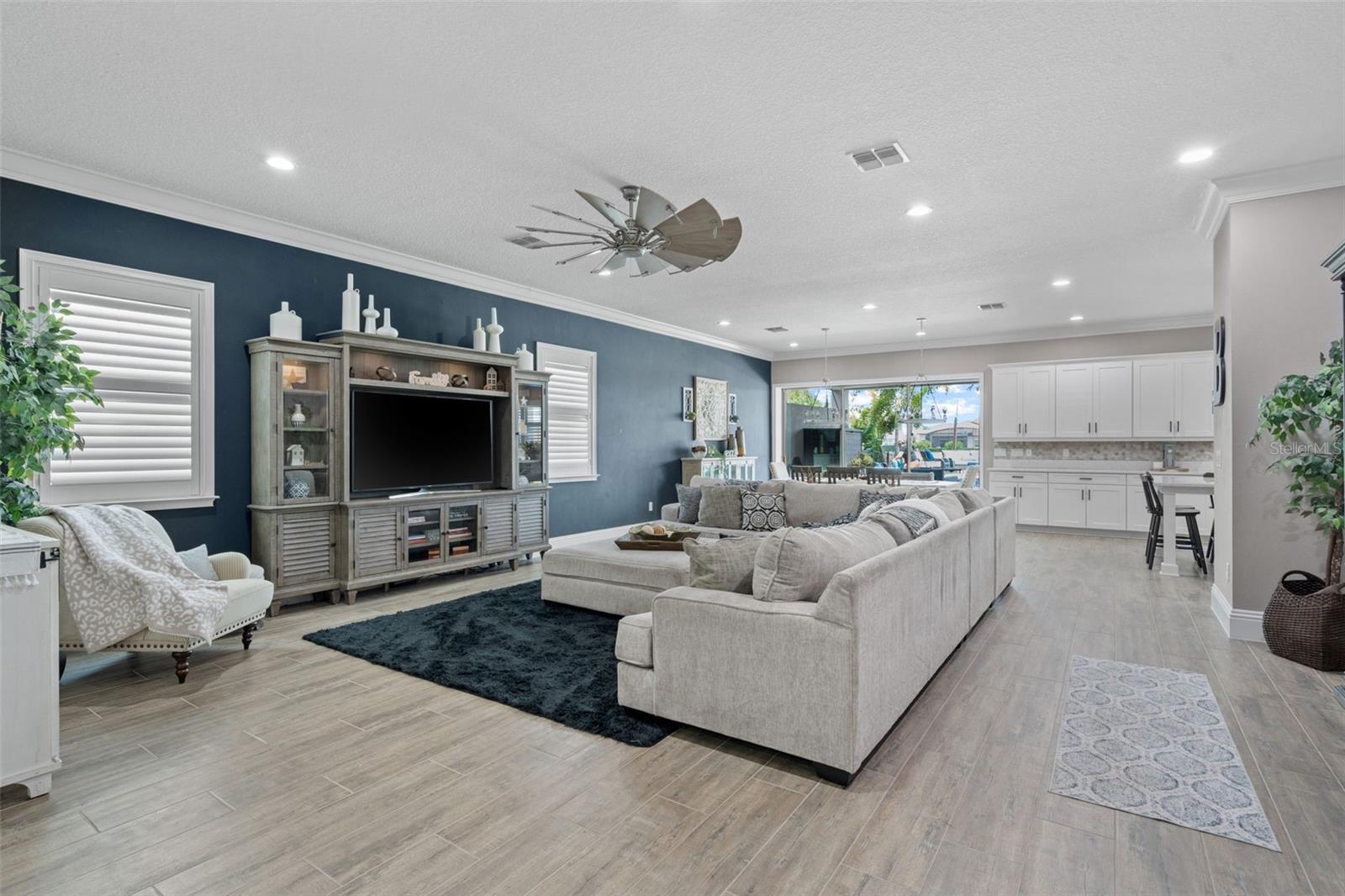 Image 13 of 57 For 13139 Stanthorne Avenue