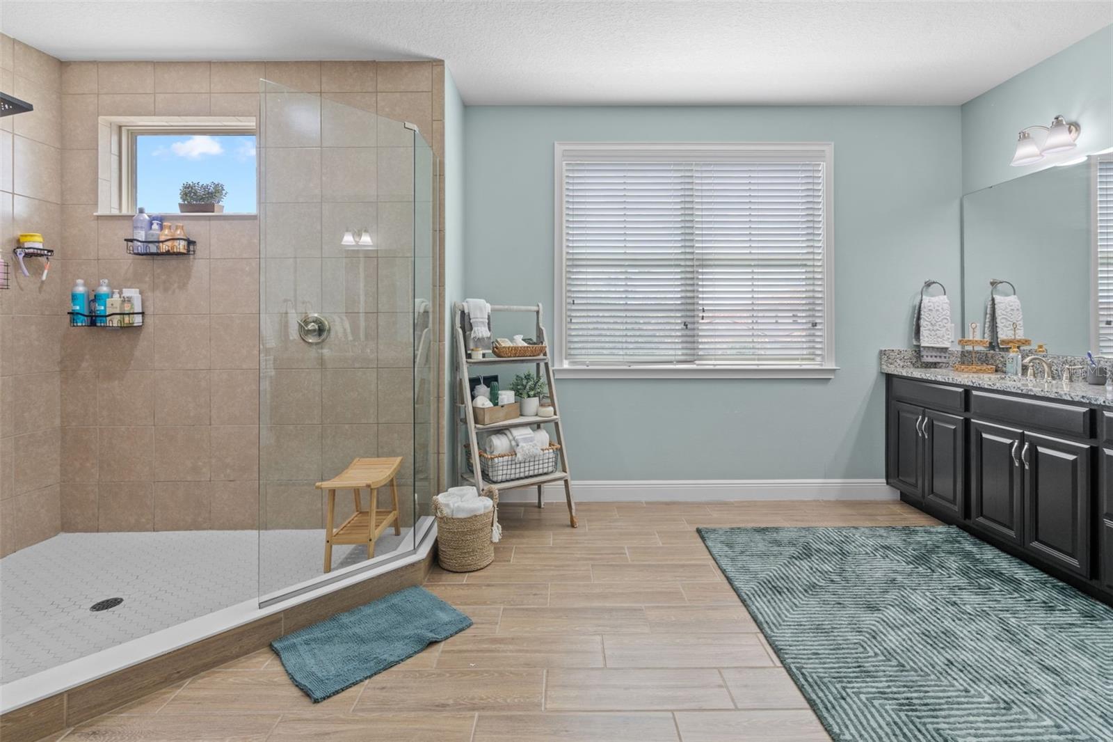 Image 37 of 57 For 13139 Stanthorne Avenue