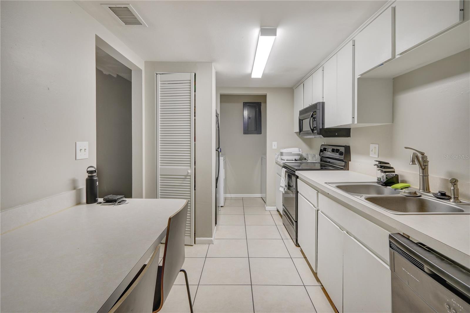 Image 4 of 9 For 5833 La Costa Drive S
