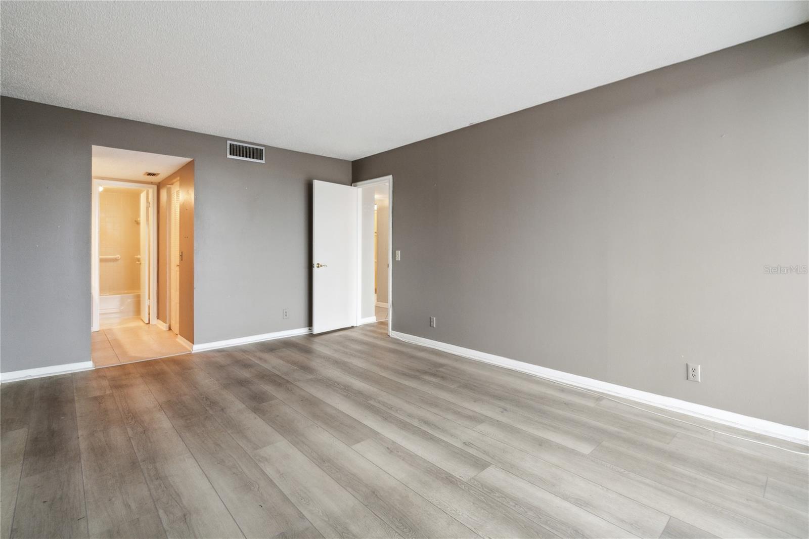 Image 16 of 22 For 6219 Palma Del Mar Boulevard S 301