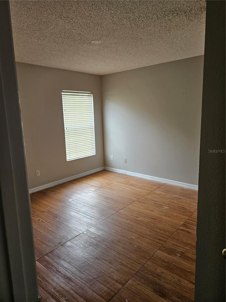 Image 4 of 5 For 1012 Horseshoe Falls Drive