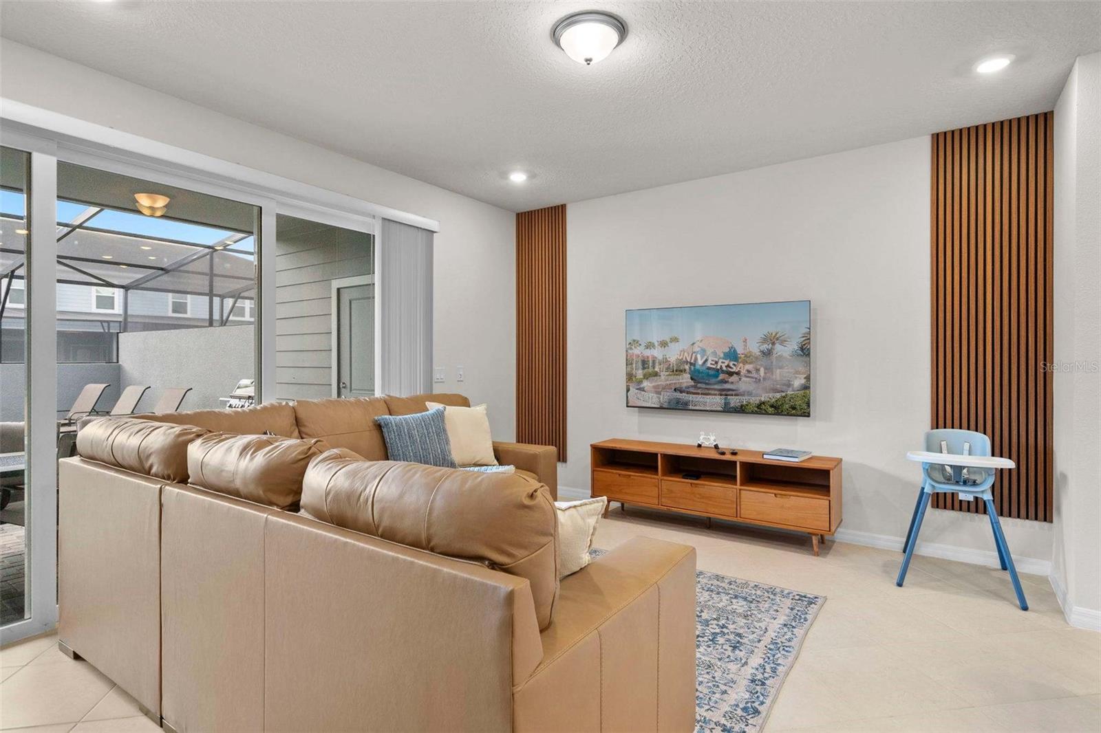 Image 7 of 56 For 1283 Blue Paradise Way