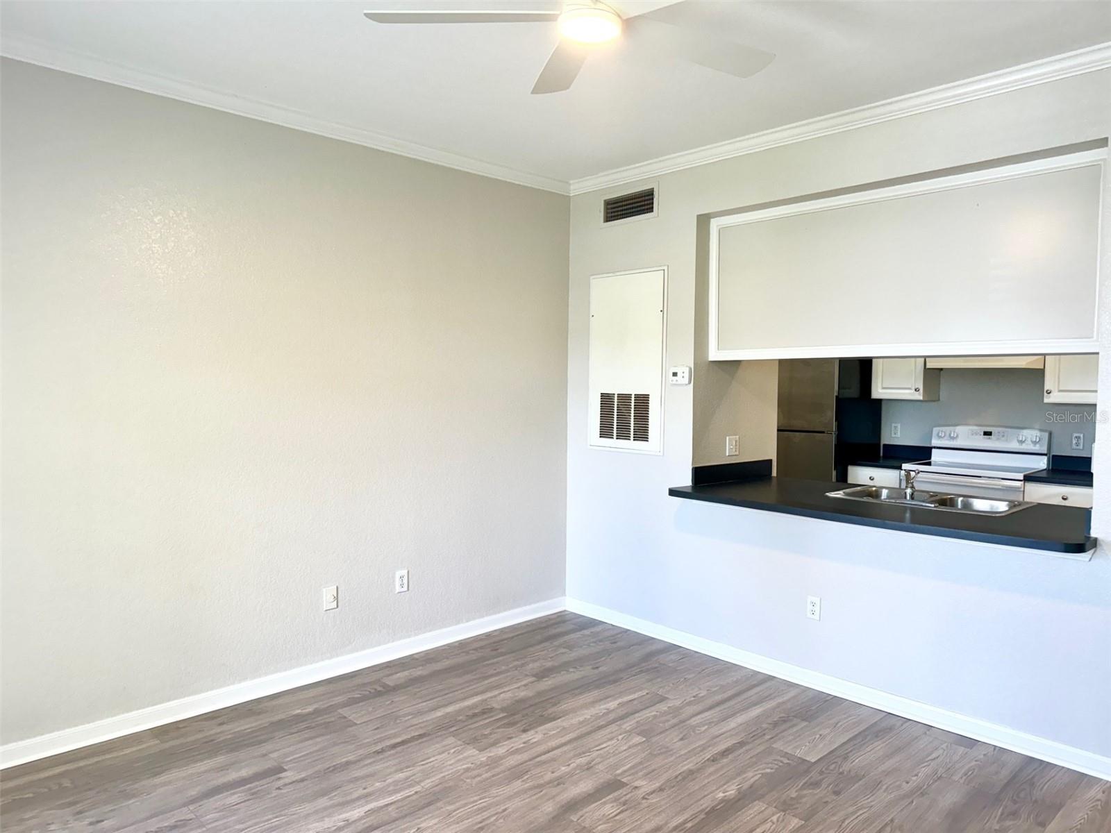 Image 6 of 10 For 860 Orange Avenue 371