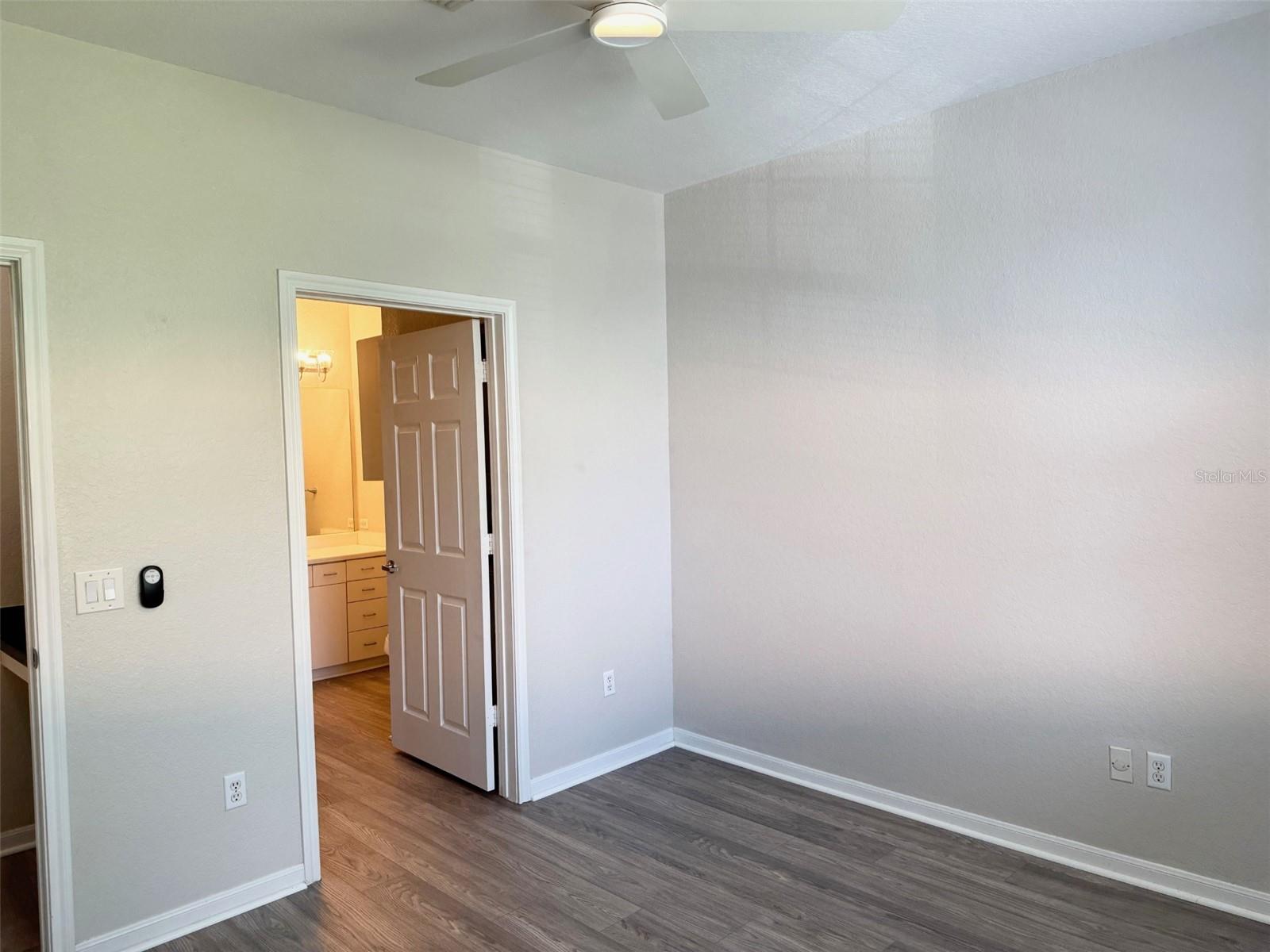 Image 9 of 10 For 860 Orange Avenue 371