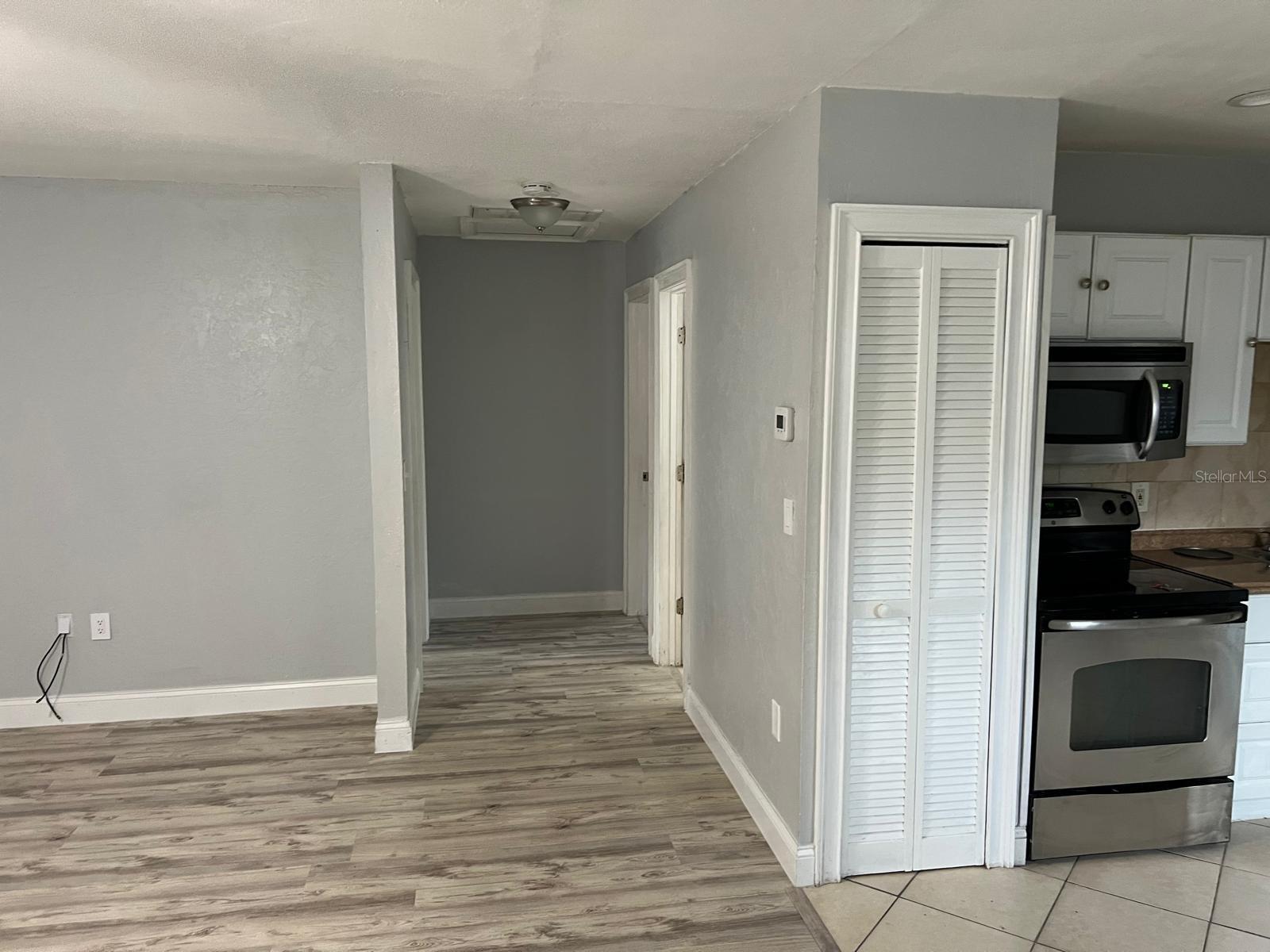 Image 5 of 11 For 455 Las Palmas Circle 636