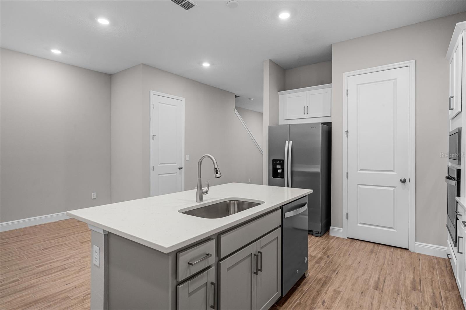 Image 6 of 27 For 6477 Cyrils Drive