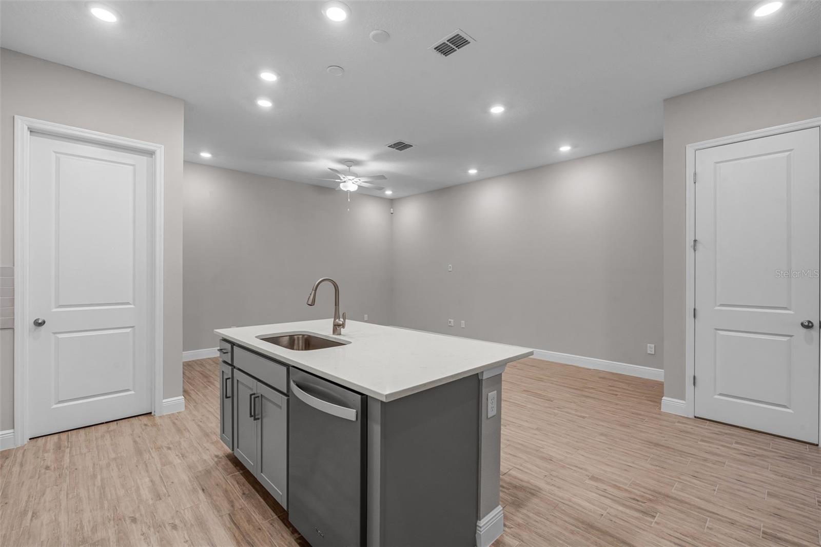 Image 7 of 27 For 6477 Cyrils Drive